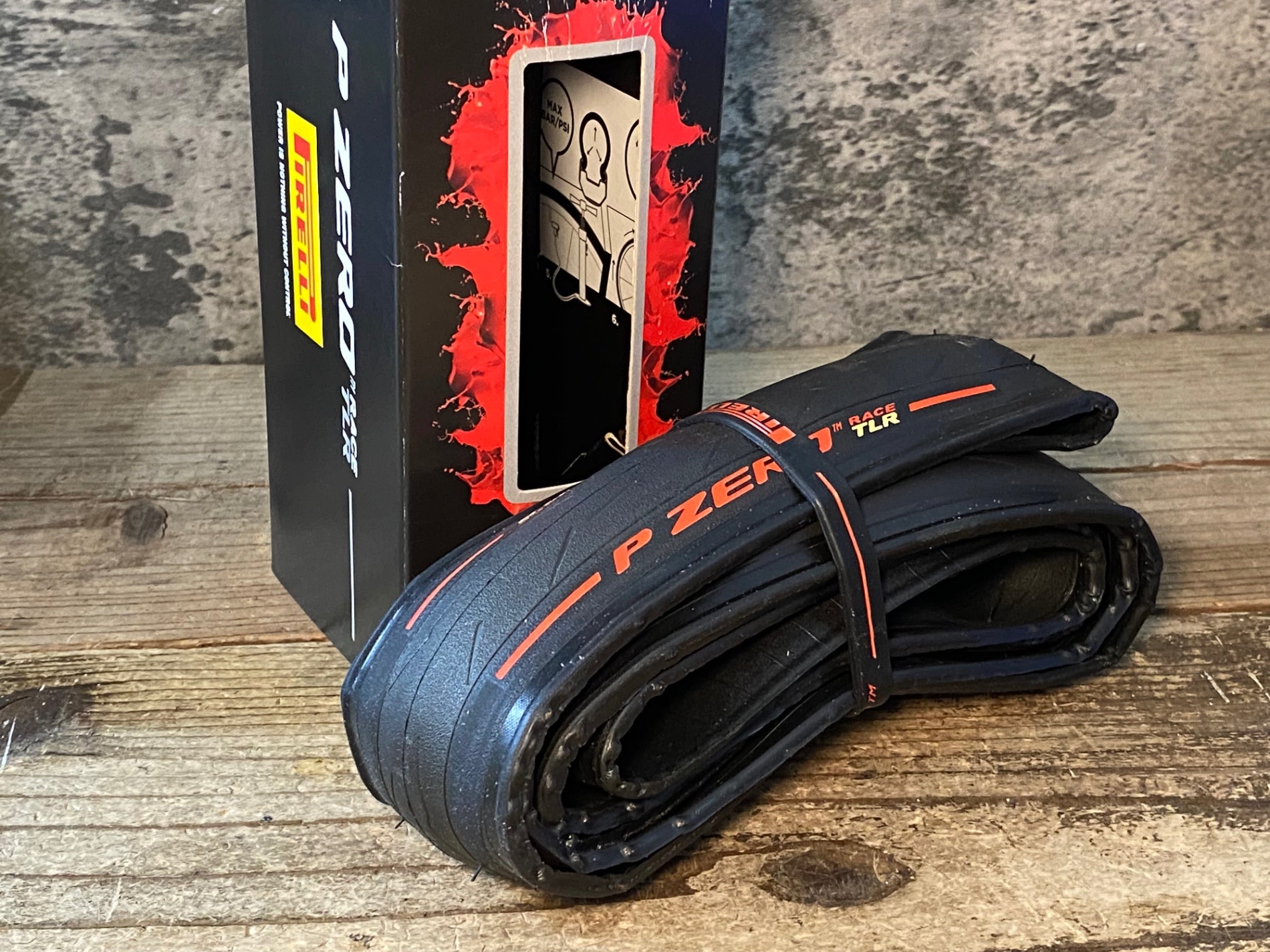 JX377 ピレリ PIRELLI P ZERO RACE TLR チューブレスレディタイヤ 700