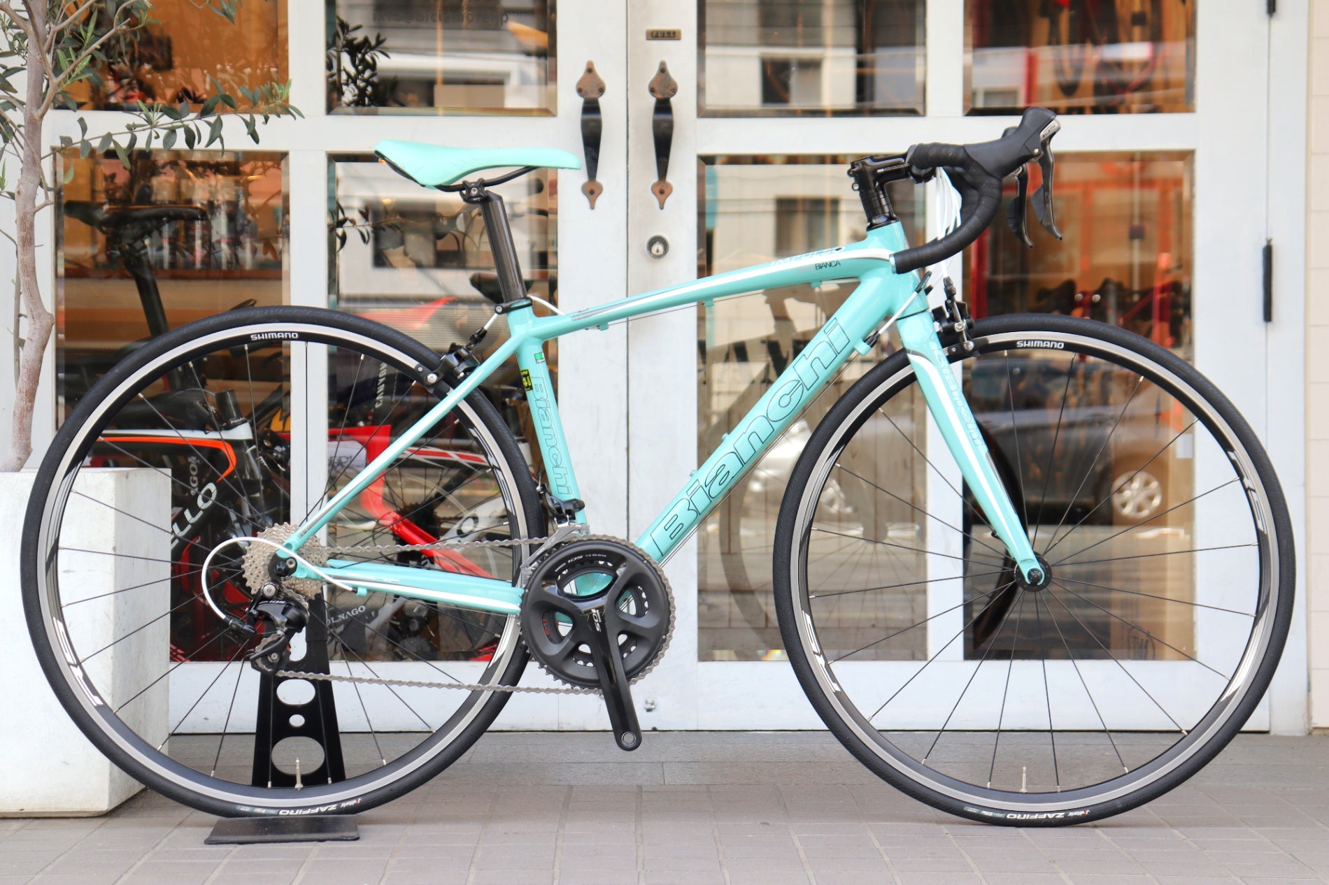 ビアンキ　Bianchi　インプルソ　size57 2016年モデル ビアンキ BIANCHI インプルソ IMPULSO 2016モデル 44サイズ シマノ 105