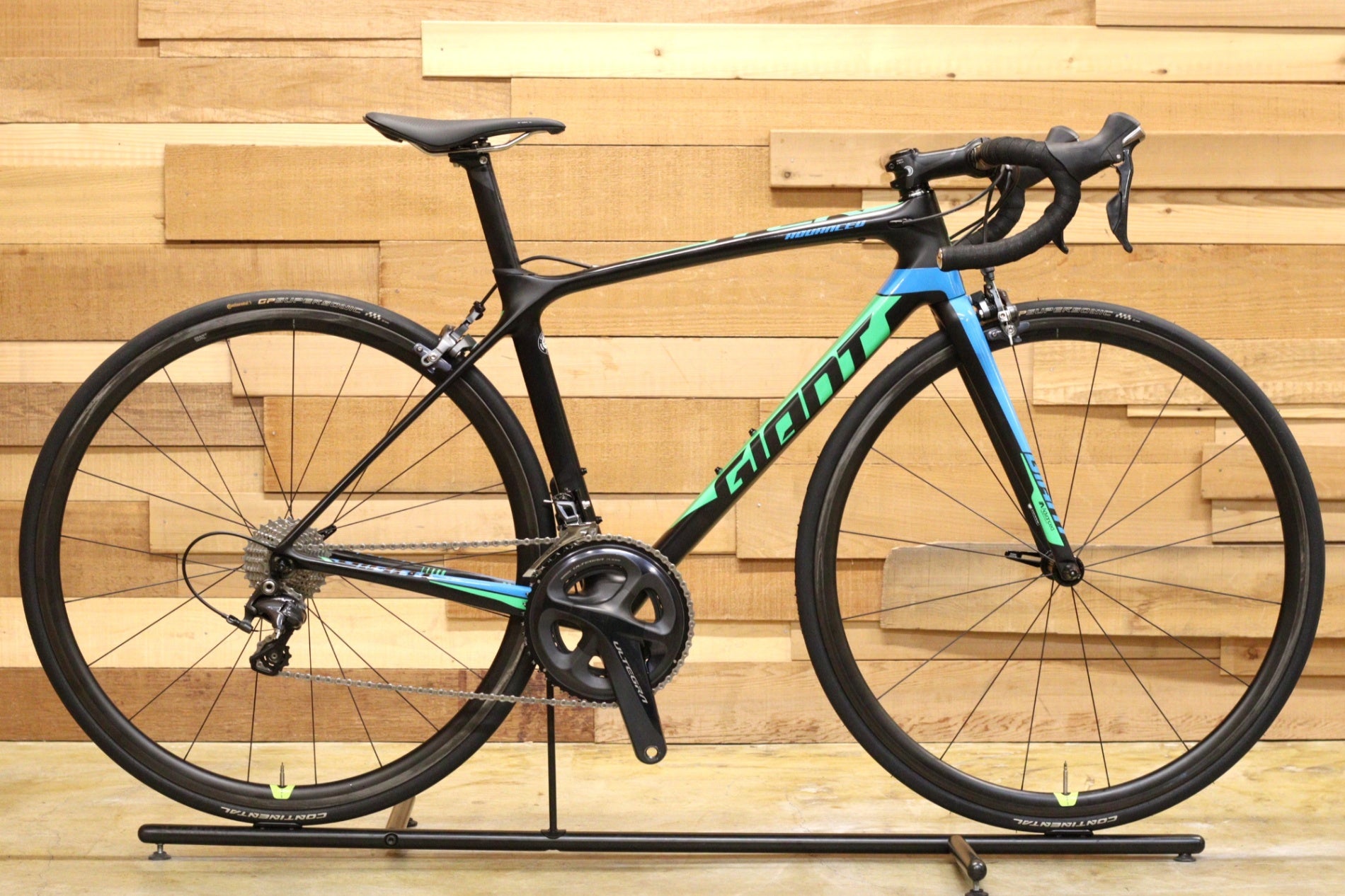 Giant TCR advanced PRO1 2016モデル 2016 Giant TCX Advanced Pro 1 Cycle Cross Bike - Walkaround - 2016