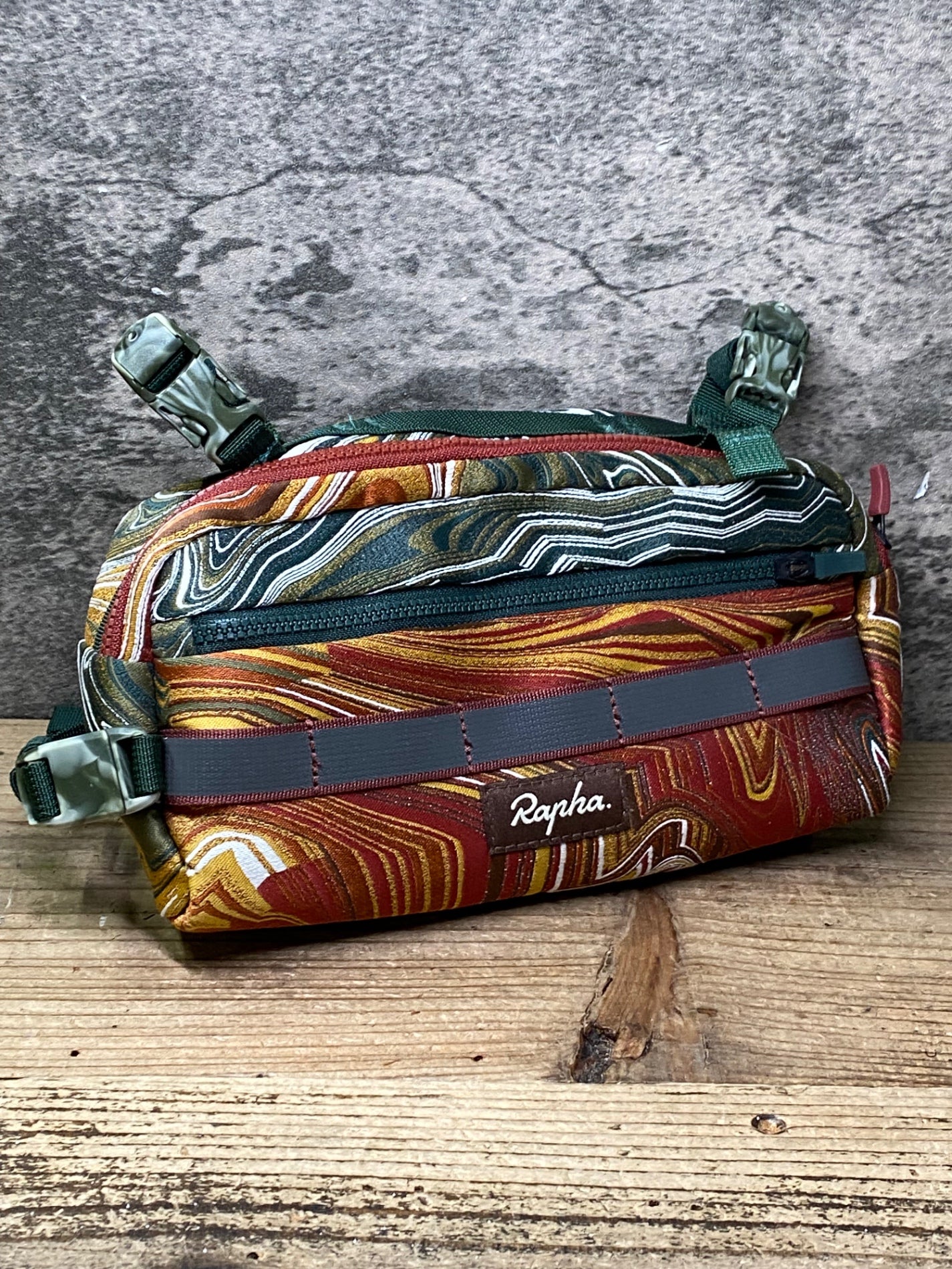 Rapha ラファ　ハンドルバー　バッグ　アピデュラ JP168 ラファ Rapha WOMEN'S NOMAD BAR BAG ハンドルバーバッグ 総柄