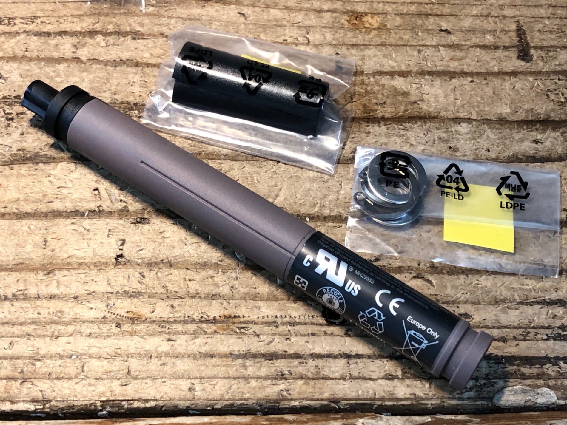 JO688 シマノ SHIMANO BT-DN110-A ビルトインバッテリー Di2 1ポート