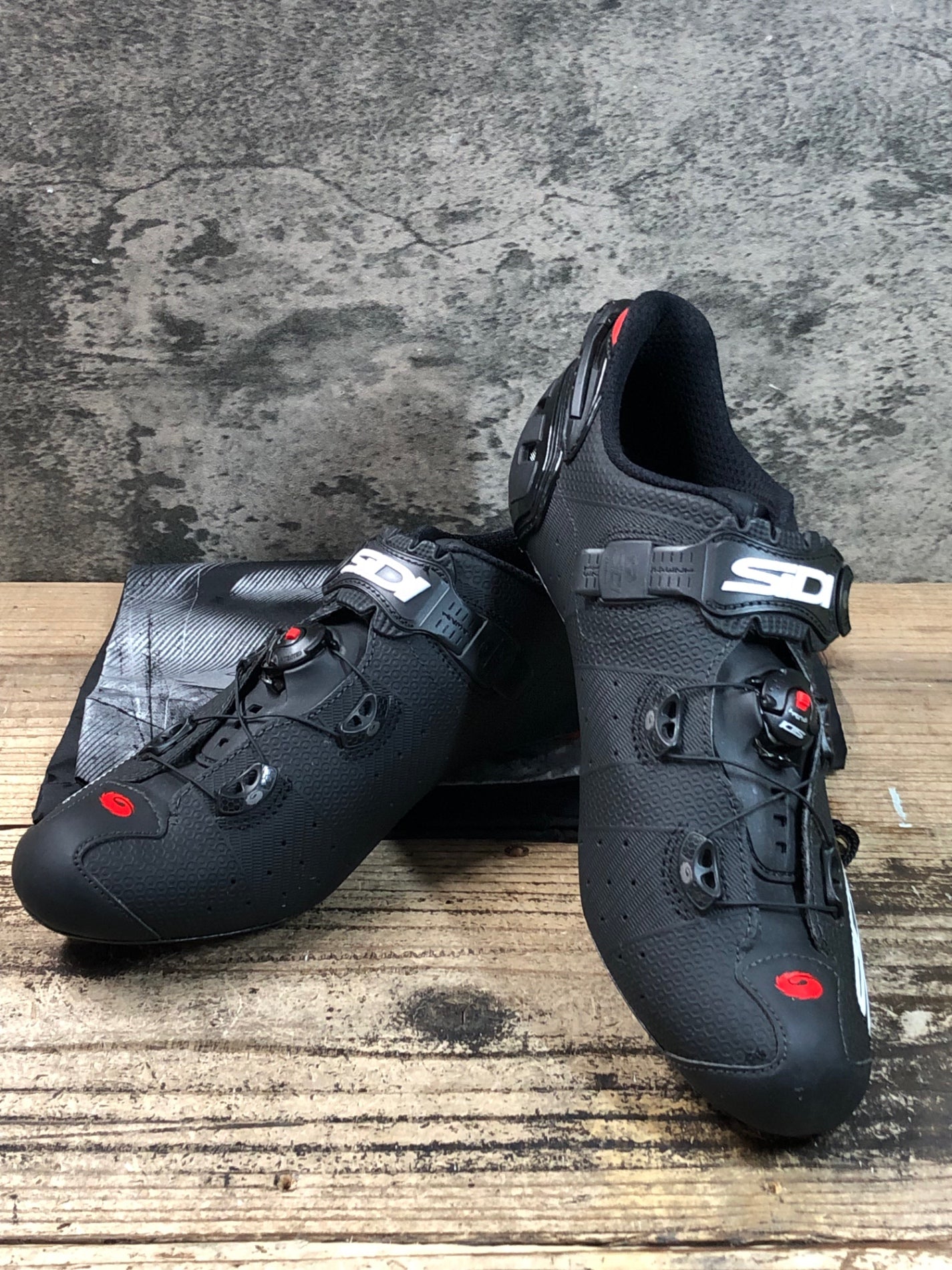 JU977 シディ SIDI WIRE 2 CARBON ビンディングシューズ 3穴 黒 EU43