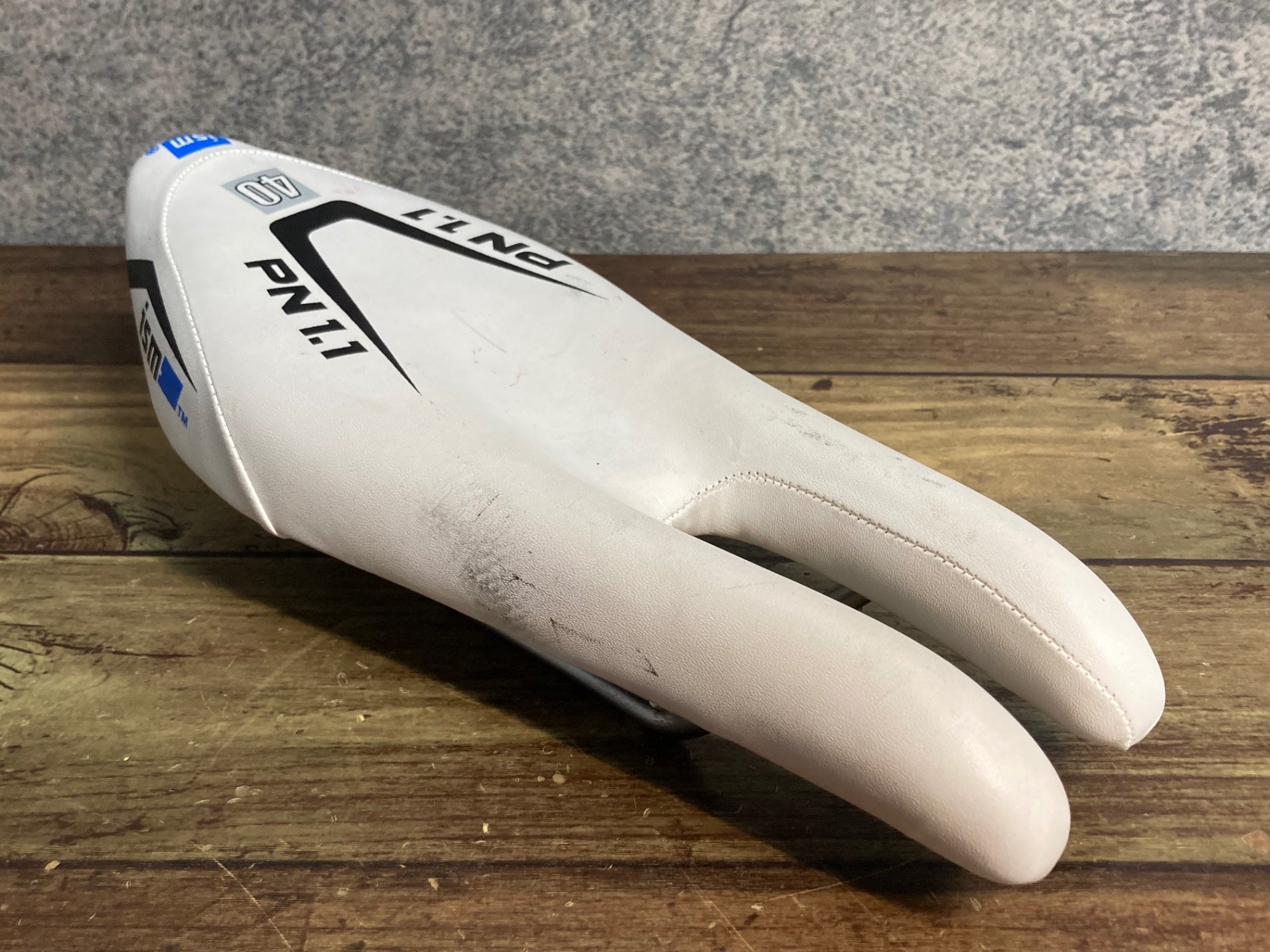 JX046 ism PN1.1 40 サドル 白 110mm クロモリ – BICI AMORE ONLINE STORE