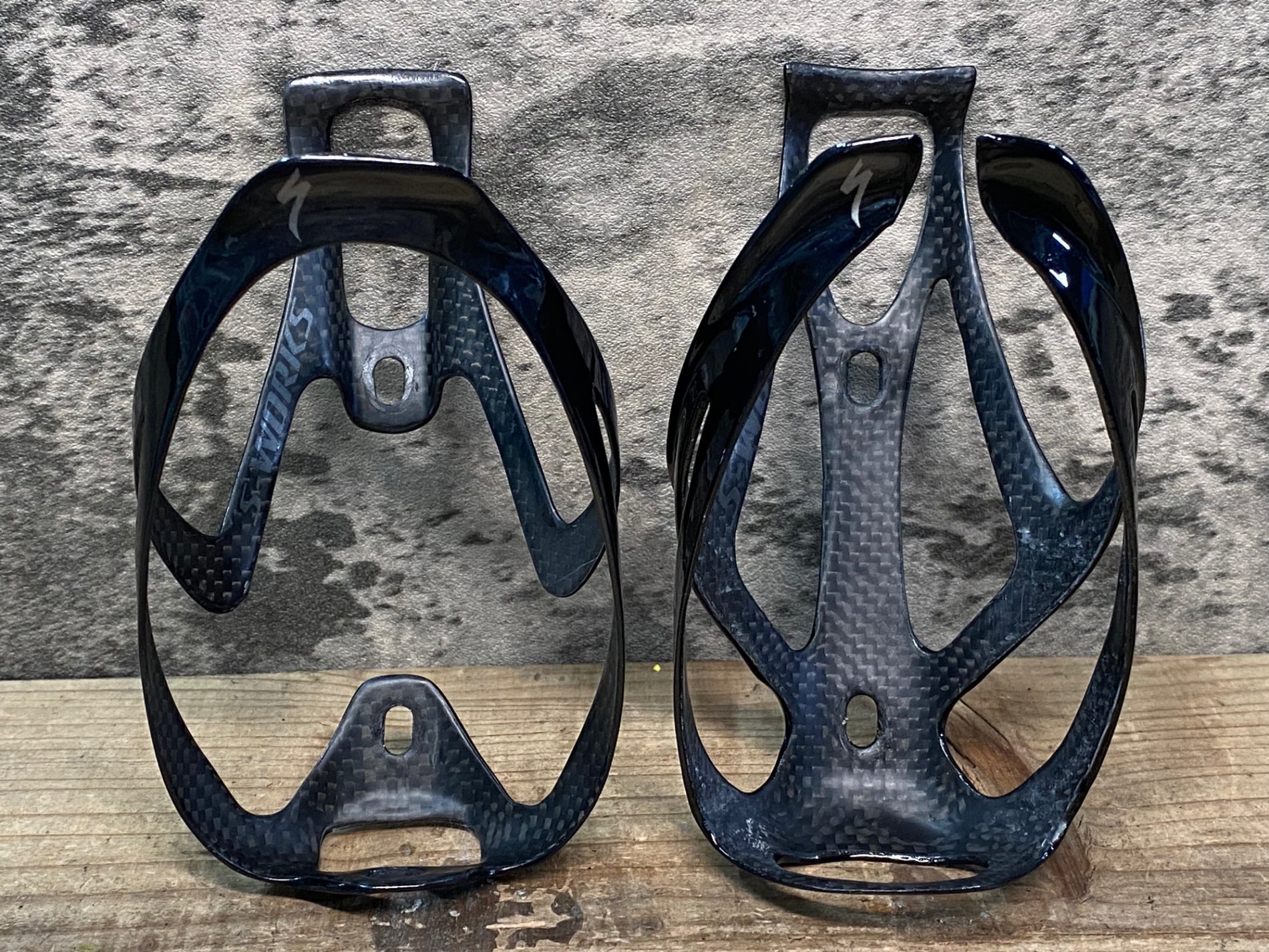 S-WORKS カーボン ボトルケージ 2個セット　スペシャライズド 商品紹介】人気のS-Worksのボトルケージが再入荷 | スペシャライズド