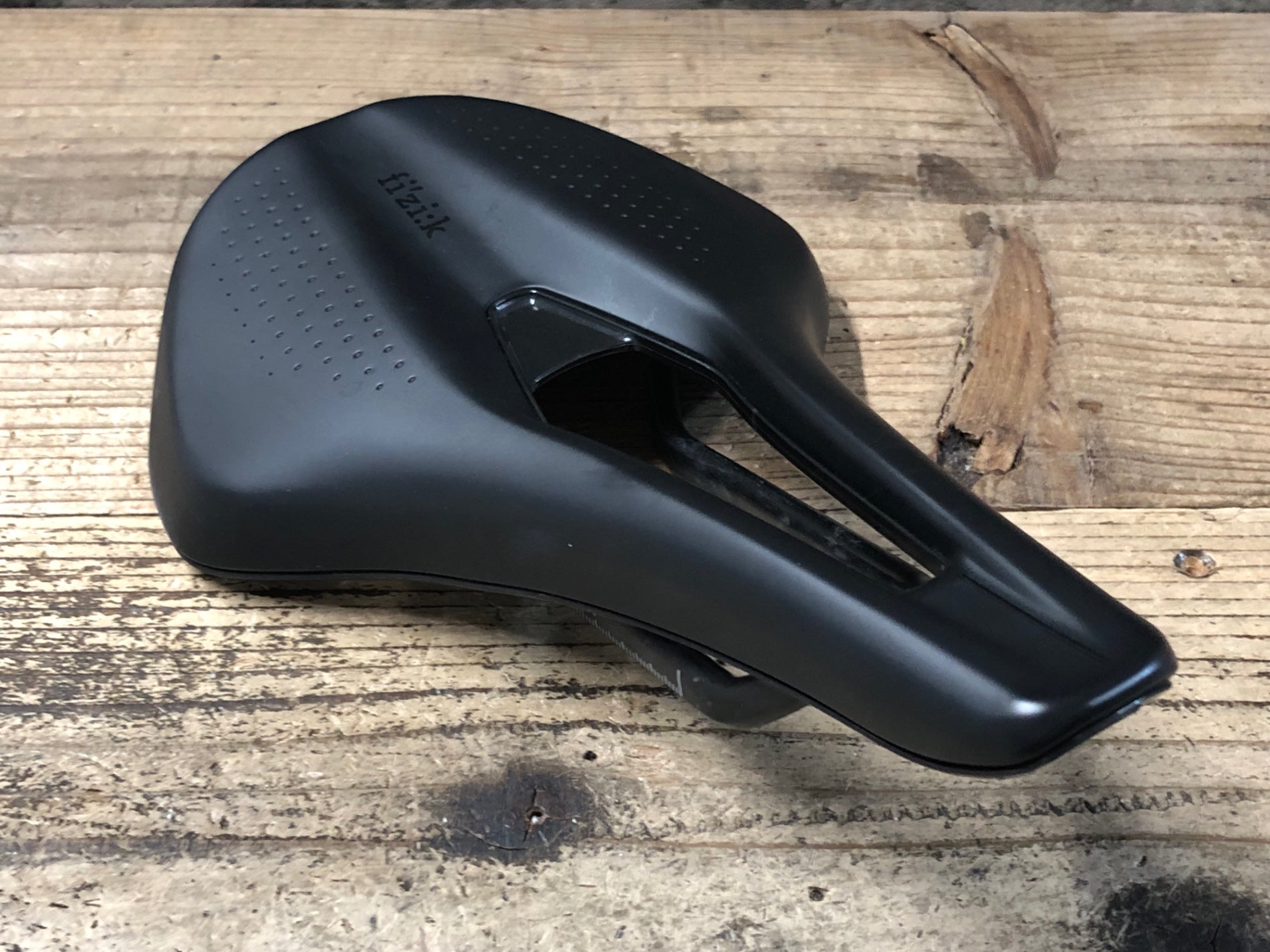 KB144 フィジーク fizik アルゴ テンポ ARGO TEMPO R1 サドル カーボン