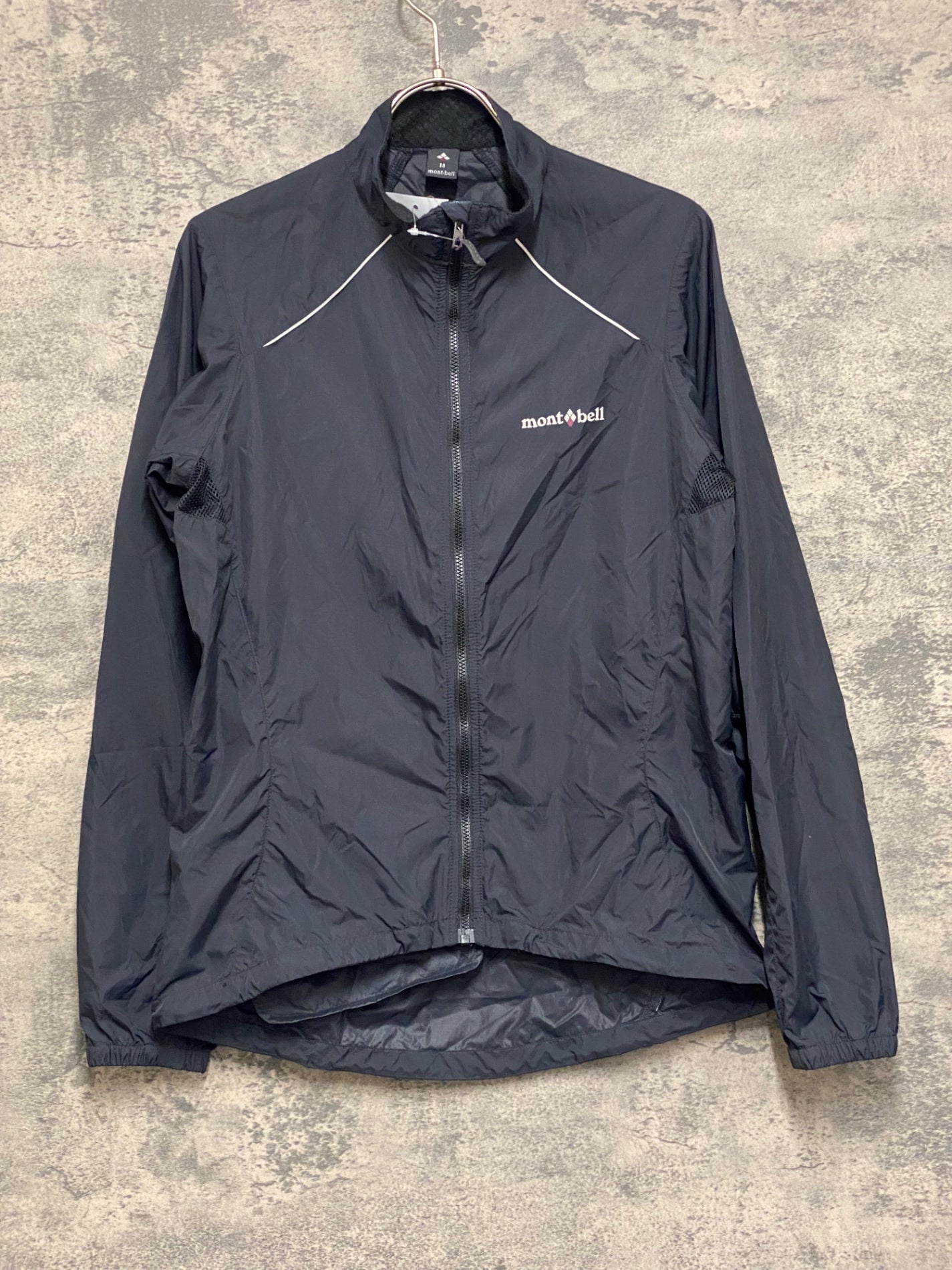 mont-bell 新品未使用　S ナイロン　ジャケット　ブルゾン mont-bell（モンベル） ナイロンブルゾン X-SMALL レッド メンズ