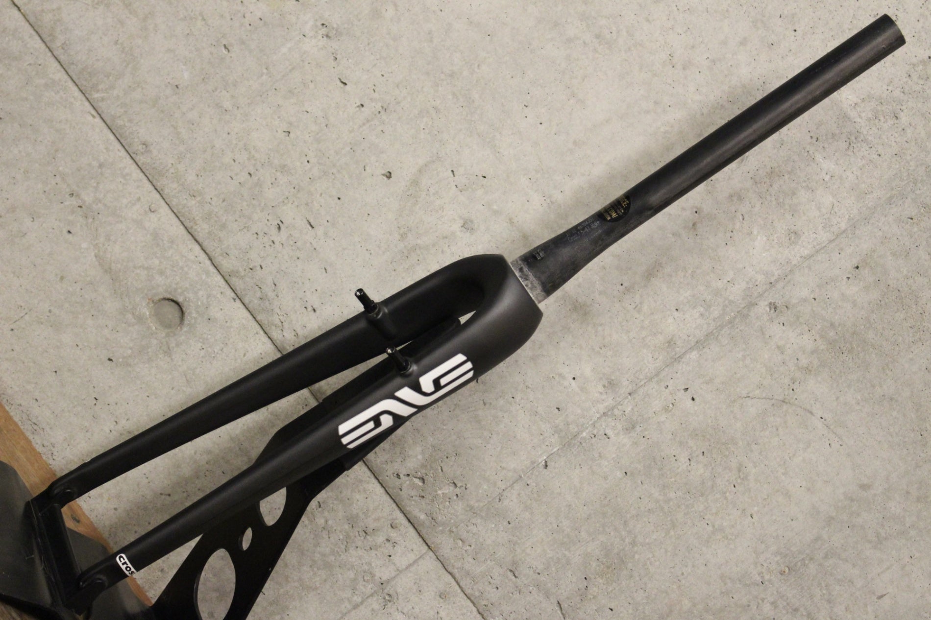 未使用品 エンヴィ ENVE CARBON CROSS FORK カーボン フロントフォーク
