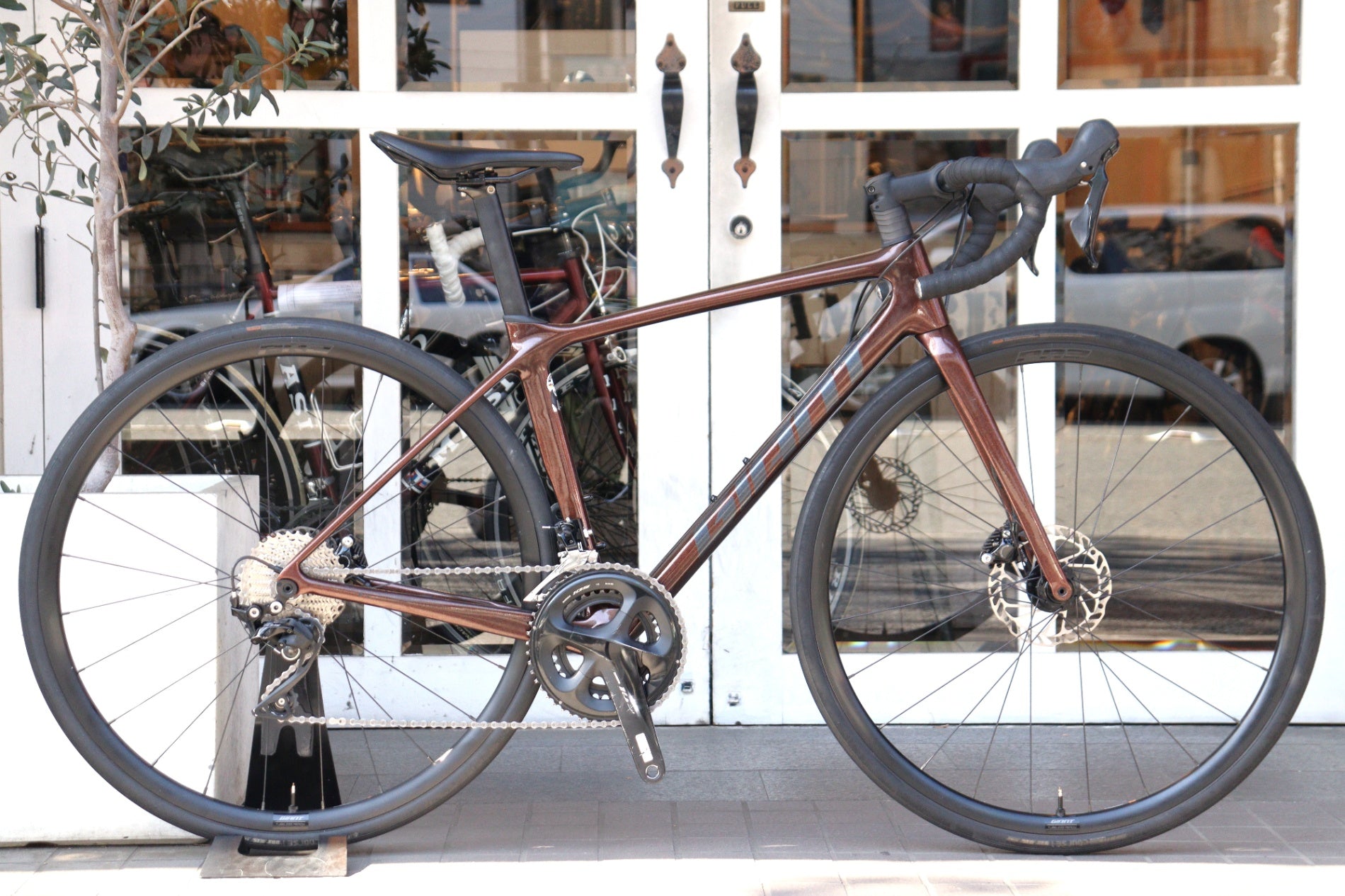 自転車本体 GIANT TCR advanced 2 KOM DISC 2023 M 2023 GIANT Bicycles | TCR ADVANCED 2 DISC KOM