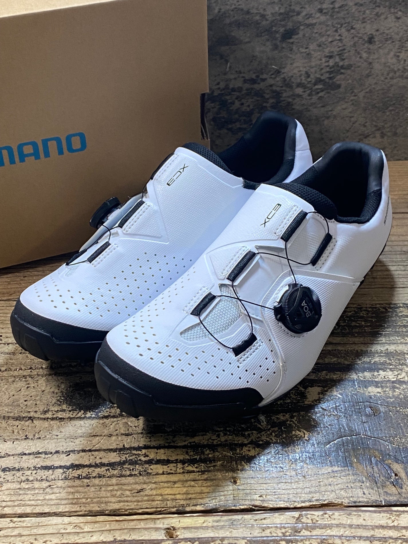 JW658 シマノ SHIMANO XC3 SH-XC300 W01S ビンディングシューズ EU42