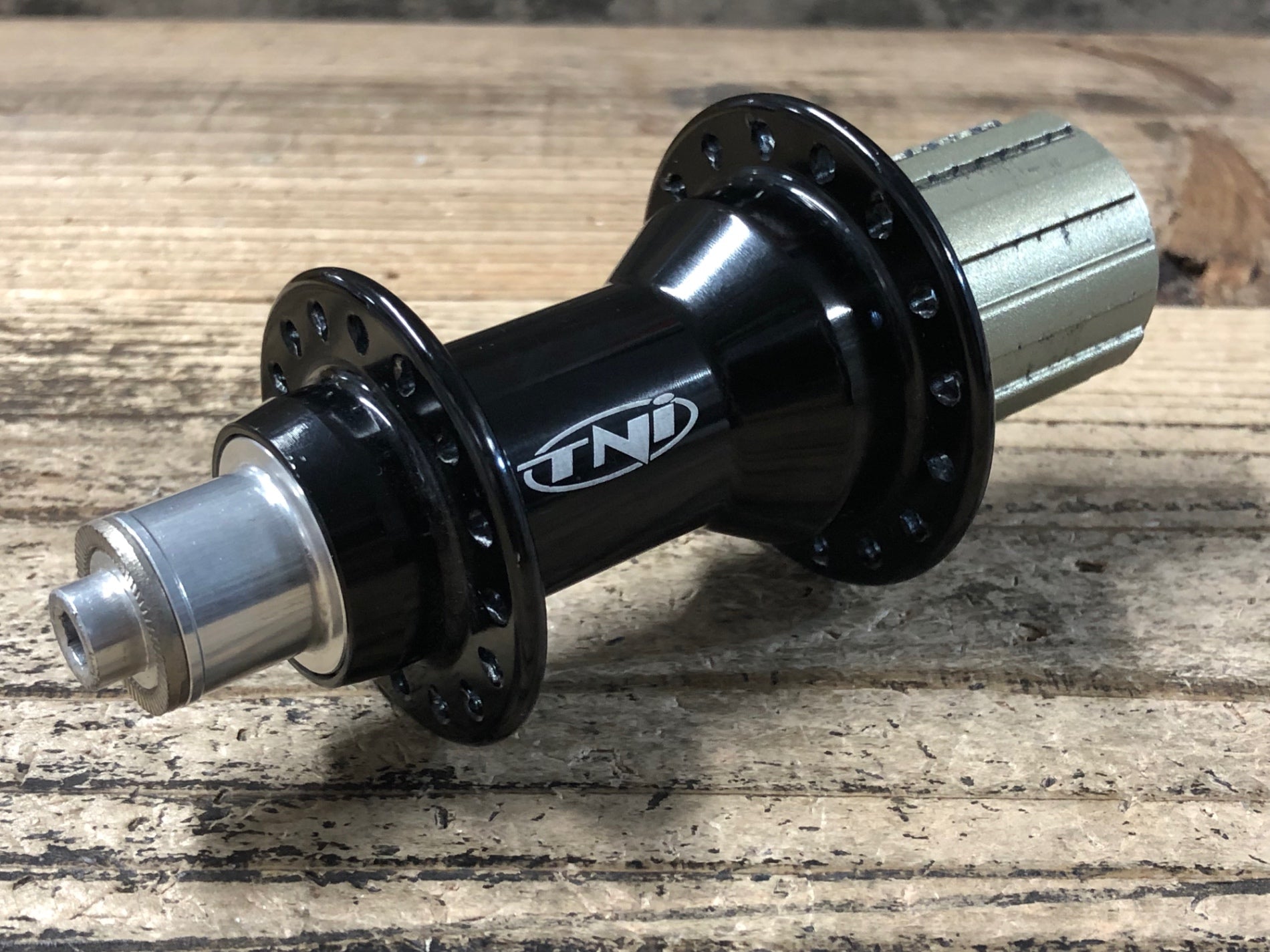KB245 TNi エボリューション Evolution ハブ リア 32H 130mm ※フリー