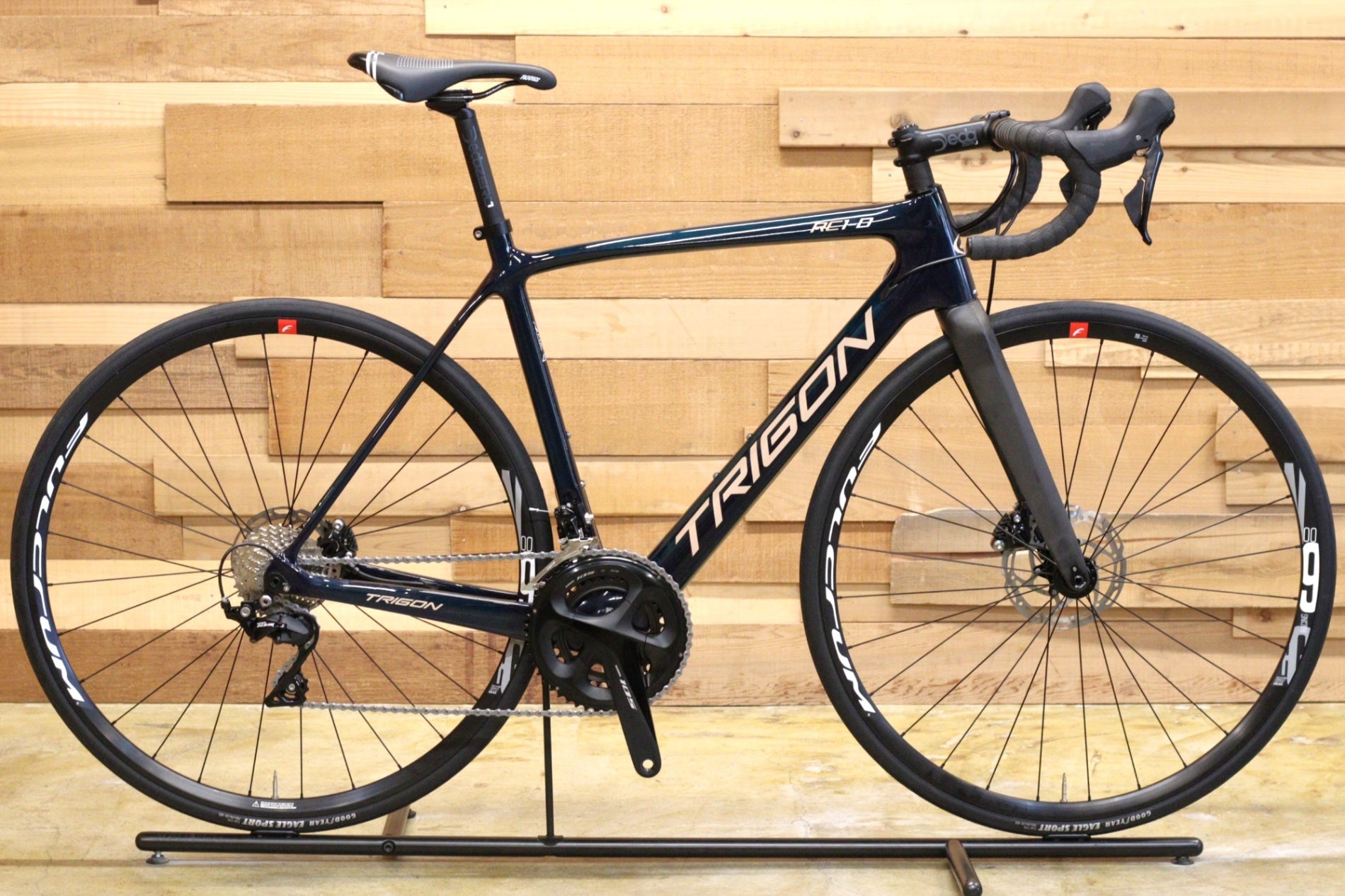 ◆カーボンロードバイク重量1.78kg【TRIGON】完成車で定価29万円程の物 訳アリ トライゴン TRIGON RC1-D 2024 Mサイズ シマノ 105 R7020 11S