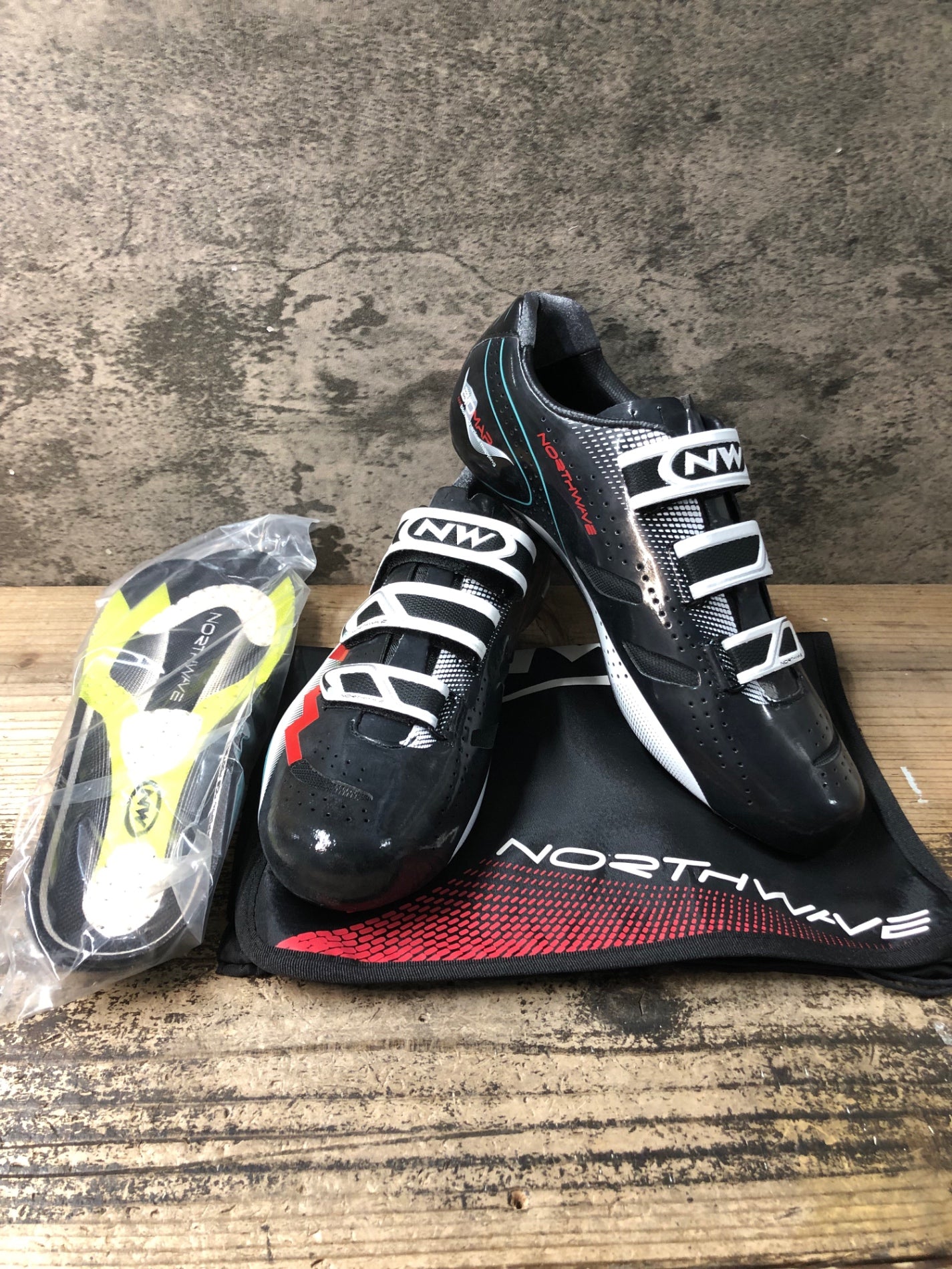JR546 ノースウェーブ NORTHWAVE EXTREME ビンディングシューズ 黒赤白