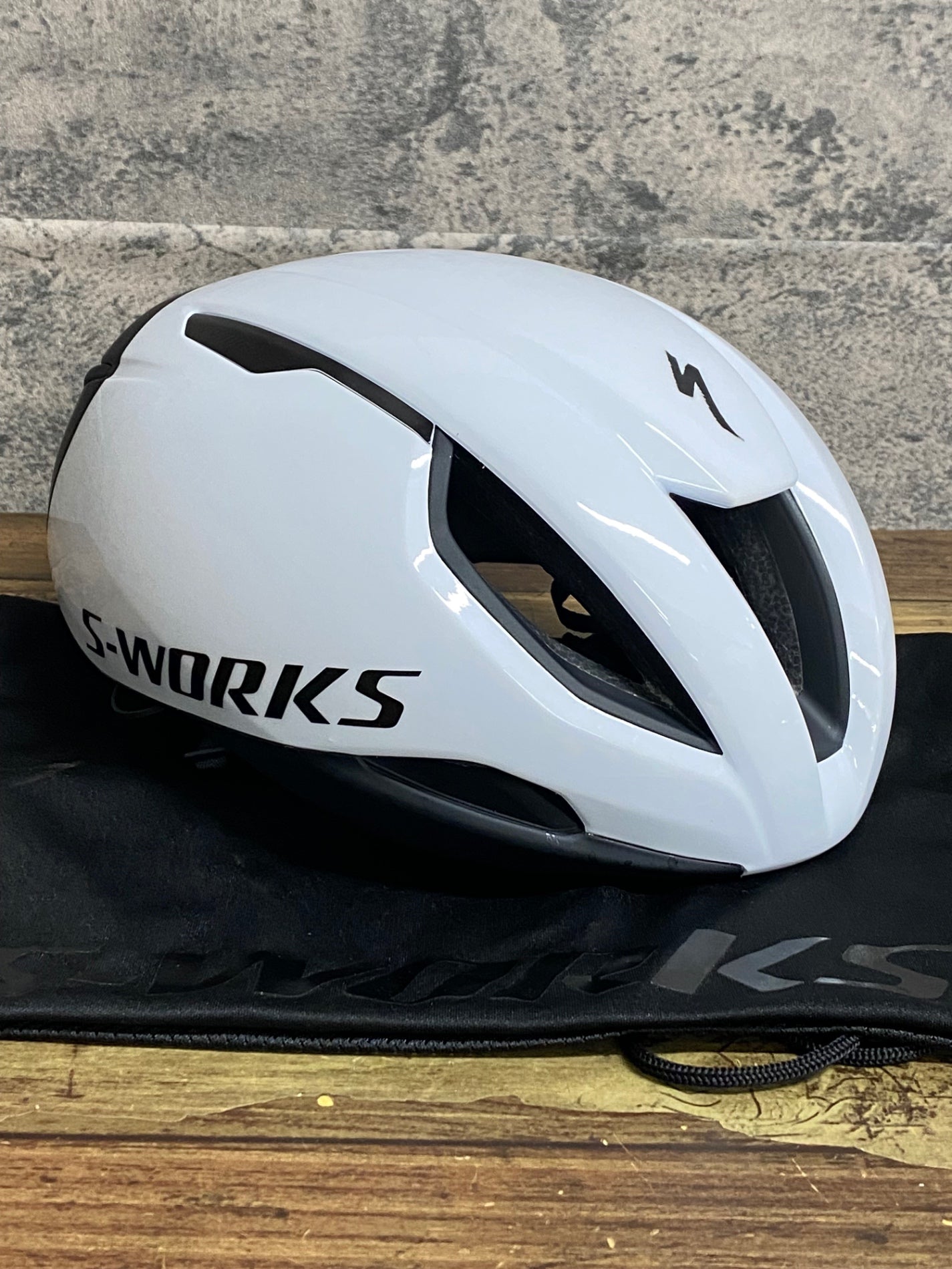 KA237 スペシャライズド SPECIALIZED S-WORKS EVADE 3 ヘルメット 白 M
