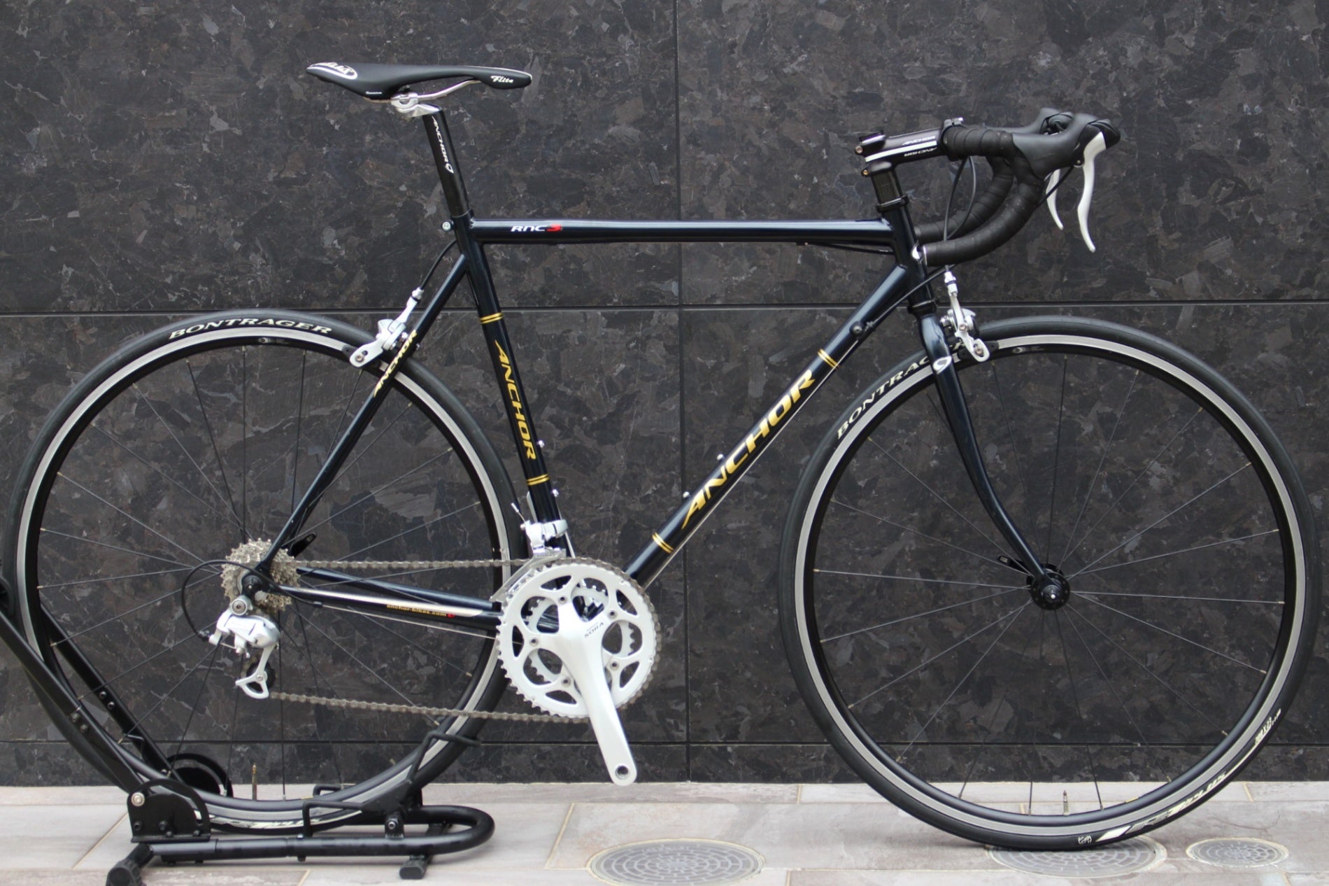 アンカー ANCHOR RNC3 550サイズ シマノ ソラ 9S 3400 クロモリ ロード