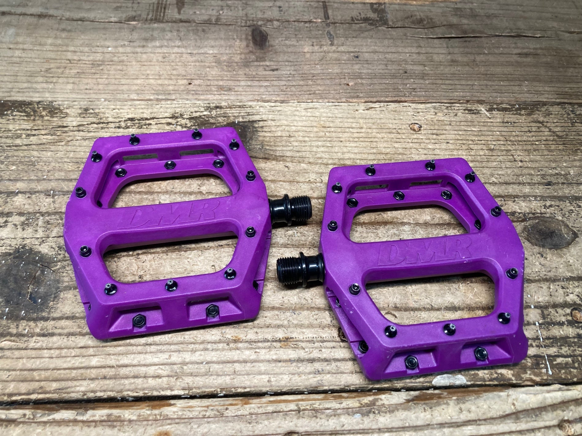 JP678 DMR V11 樹脂 フラットペダル 紫 MTB ピン付き – BICI AMORE