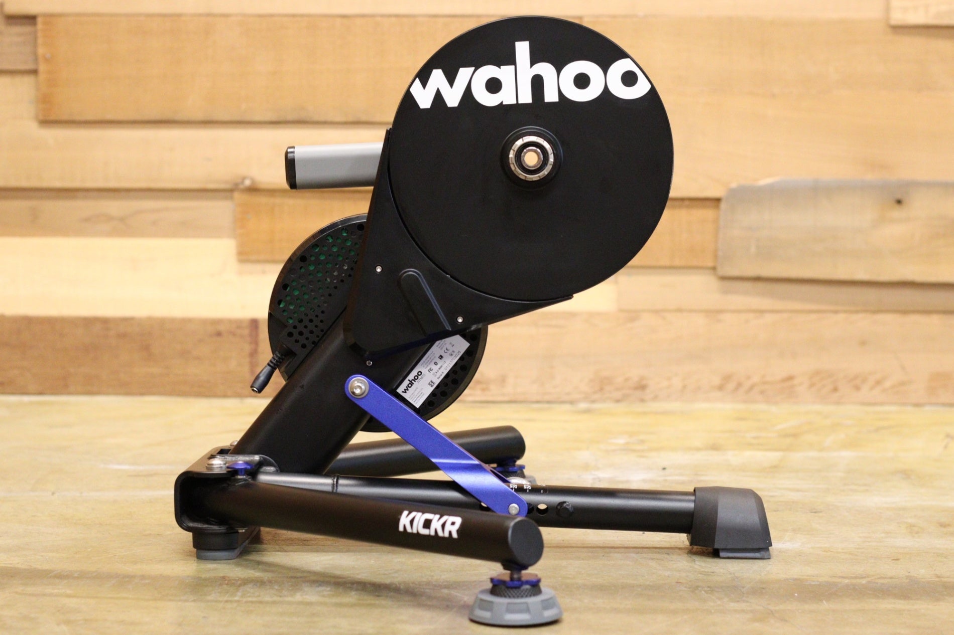 WAHOO KICKR V5 ワフー キッカー スマートトレーナー ローラー台 ワフー WAHOO キッカー KICKR V5 ダイレクトドライブ スマート