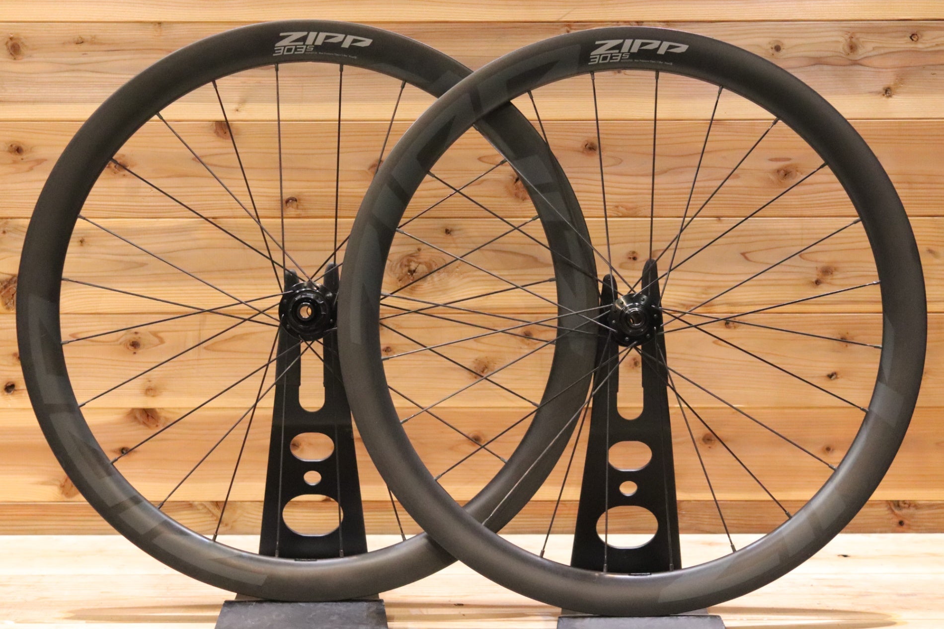 ジップ ZIPP 303S DISC シマノ 11S/12S 23㎜ フックレス カーボン