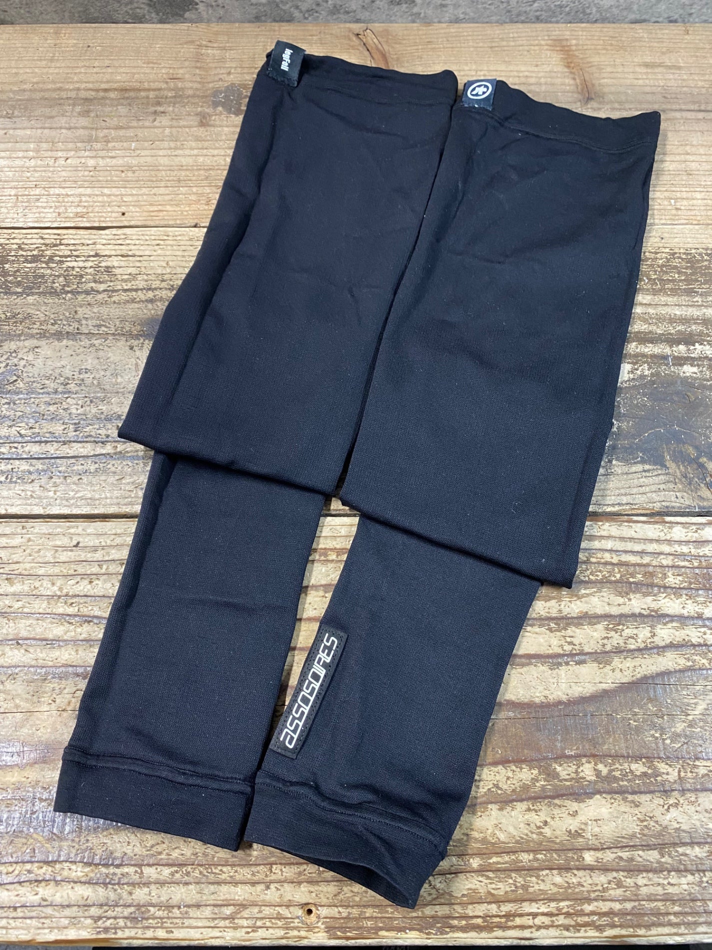 JW789 アソス assos Leg Foil レッグカバー 黒 0 – BICI AMORE ONLINE