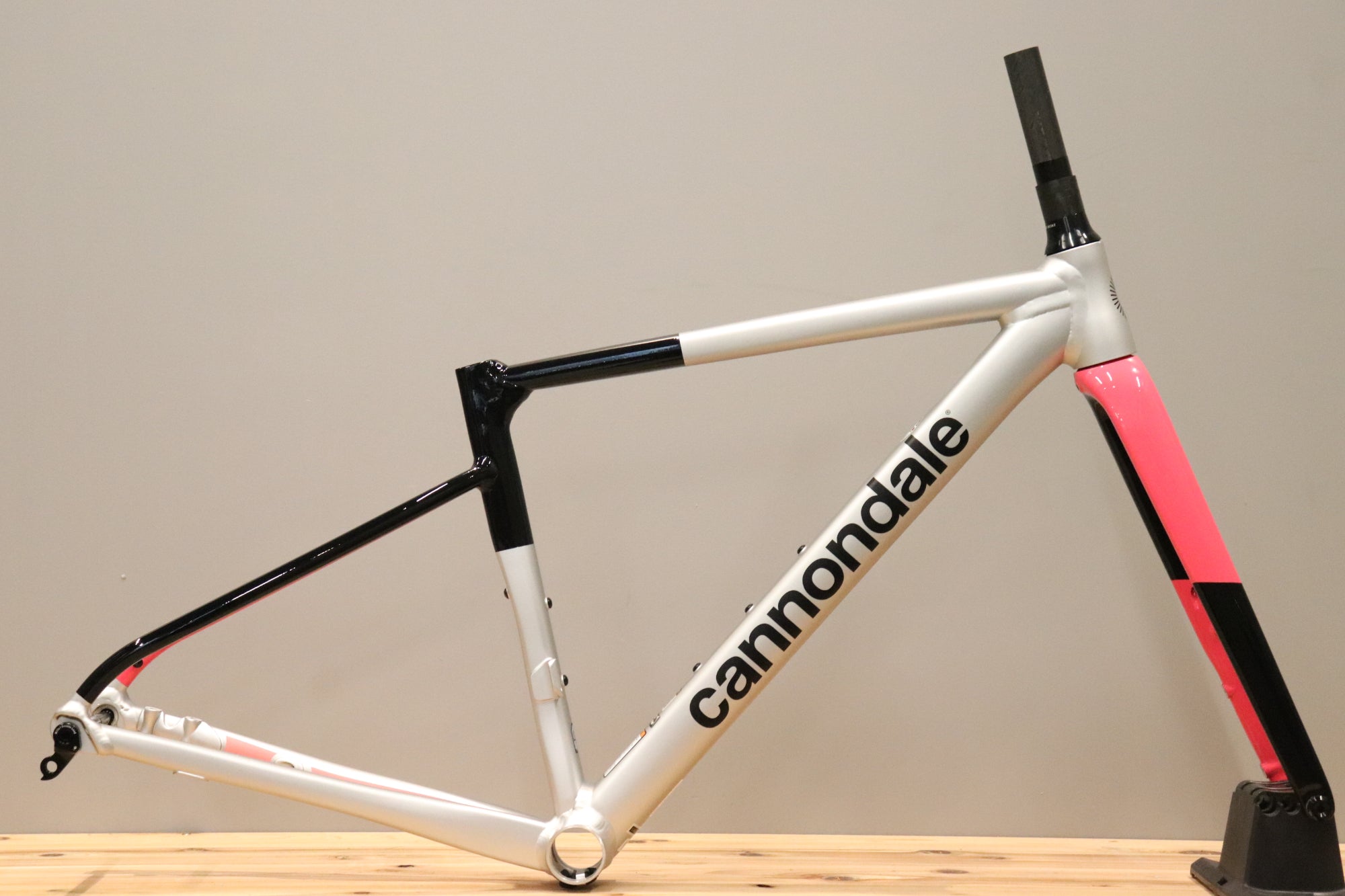 未使用 キャノンデール CANNONDALE キャド CAAD13 DISC 2023モデル 44