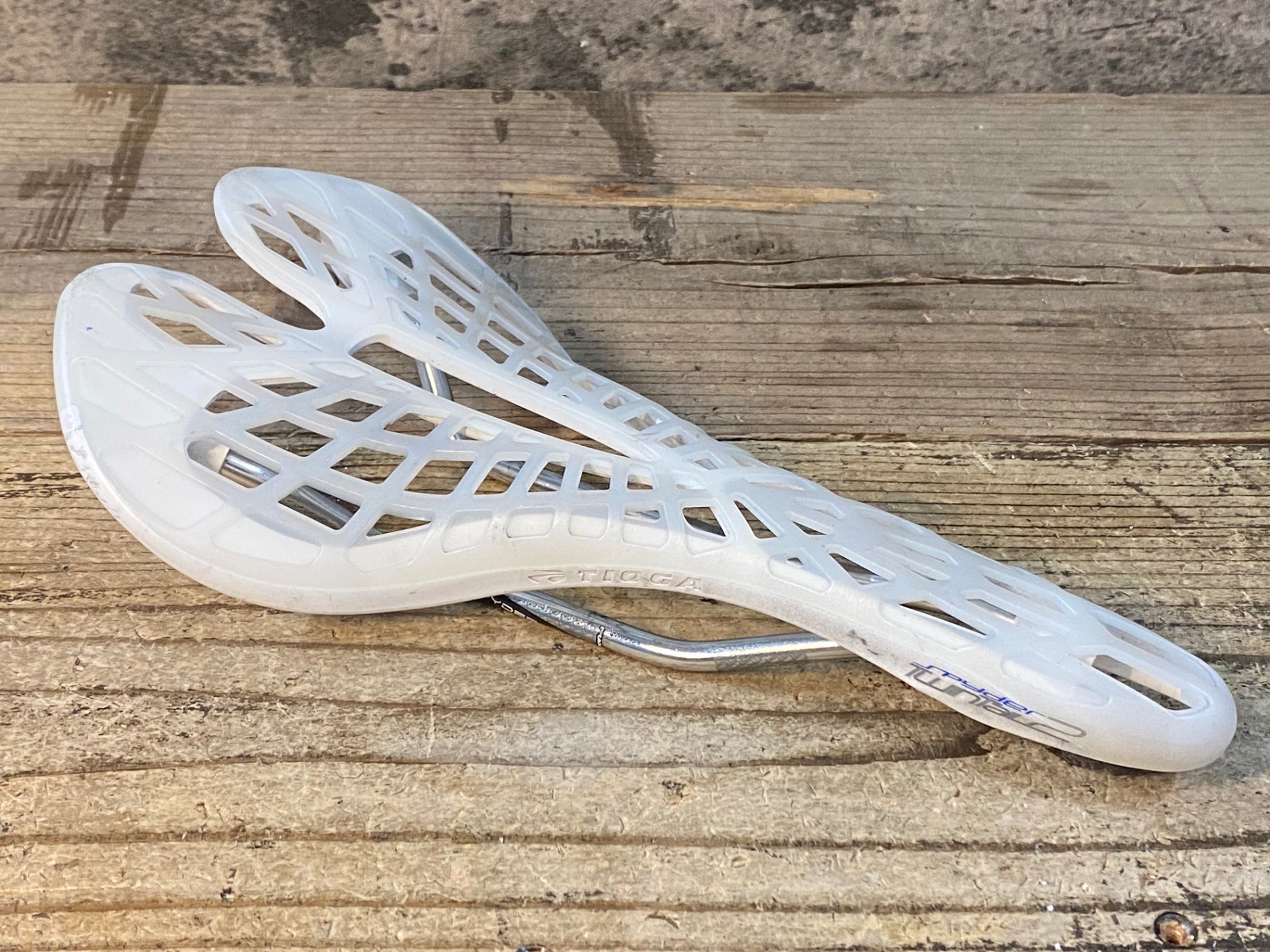 JU464 タイオガ TIOGA SPYDER TWINTAIL 2 サドル クロモリレール 白