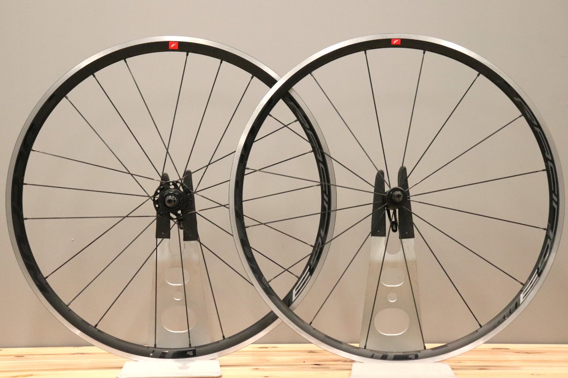 フルクラム FULCRUM レーシング RACING 3 アルミ クリンチャー