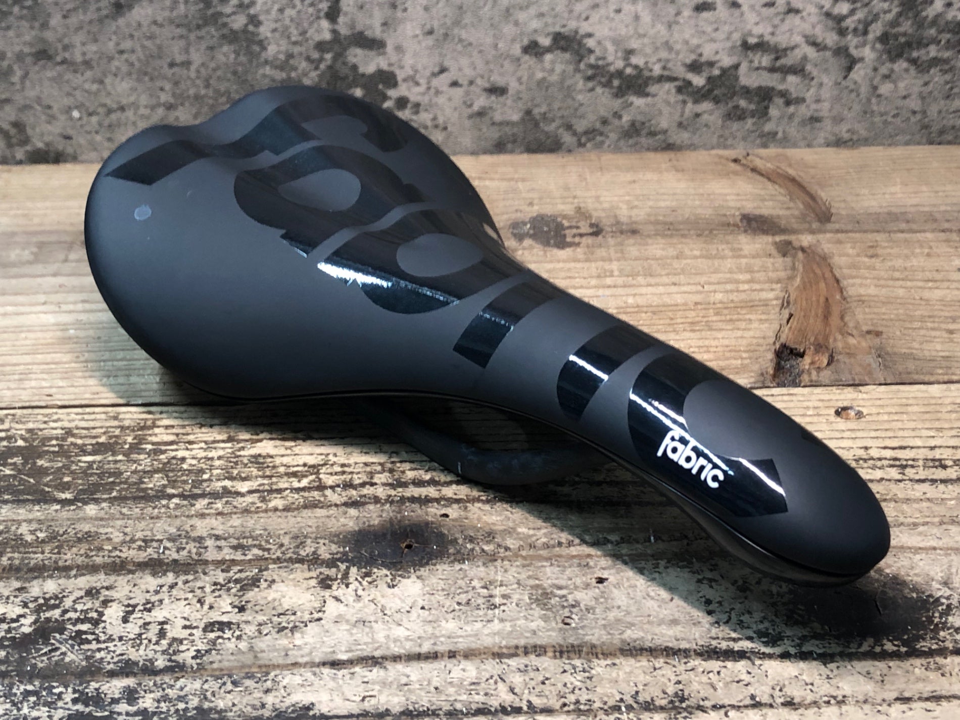 JO736 ファブリック fabric SCOOP RADIUS PRO サドル 黒 カーボン