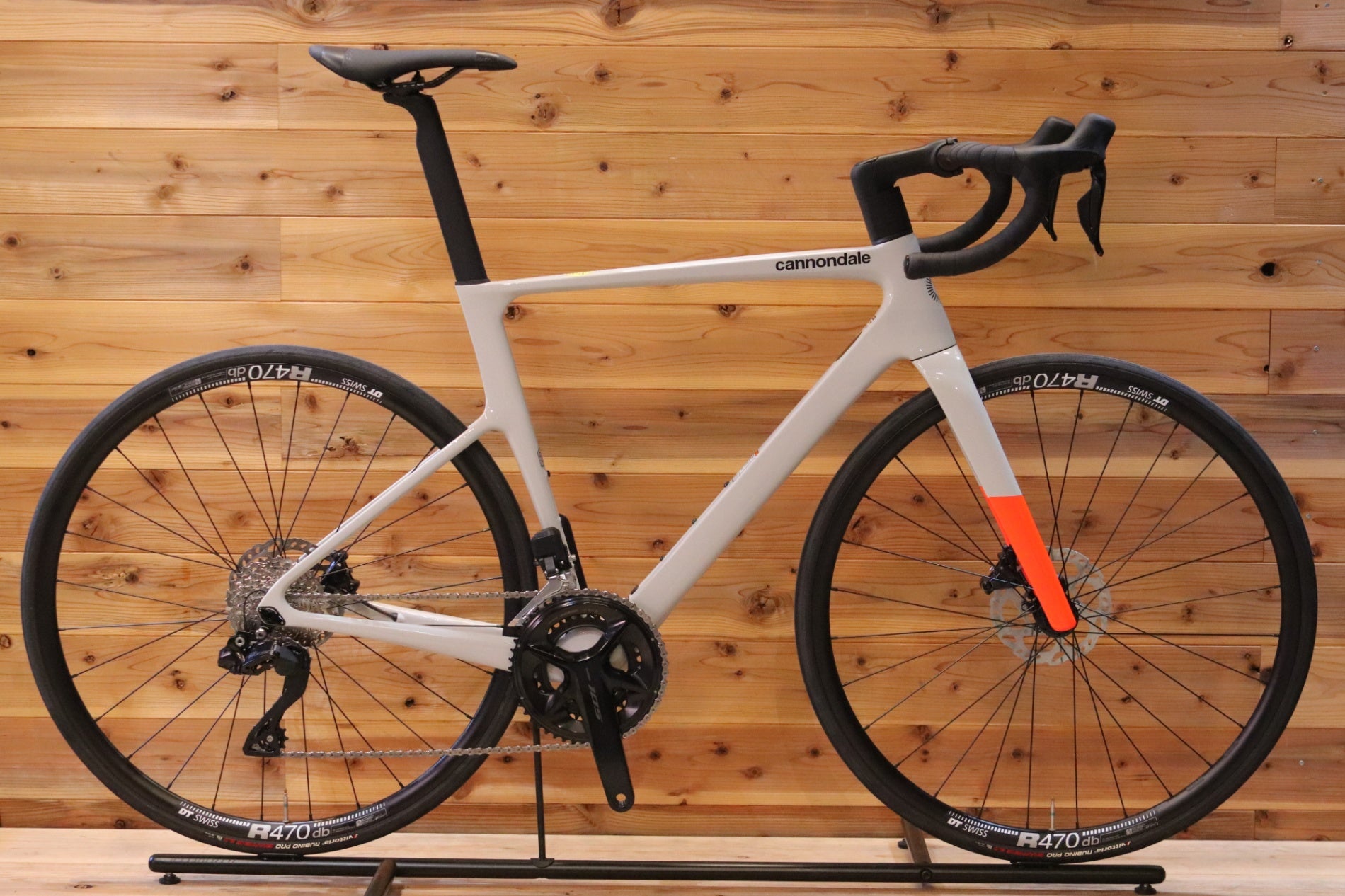 未走行で入荷！ キャノンデール CANNONDALE スーパーシックス SUPERSIX