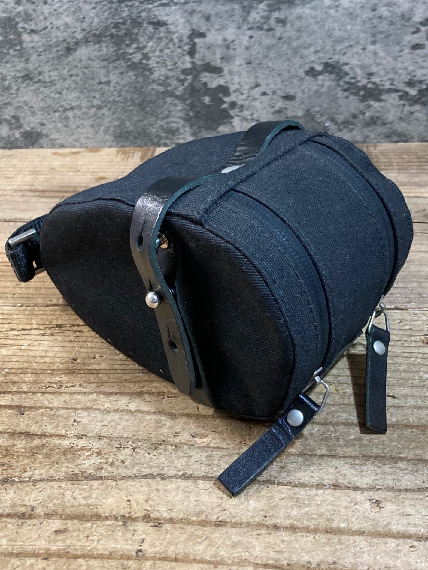 ブルックス（BROOKS）サドルバッグIsle of Wight Mサイズ 新品 KD515 ブルックス BROOKS Isle Of Wight Saddle Bag サドルバッグ 黒