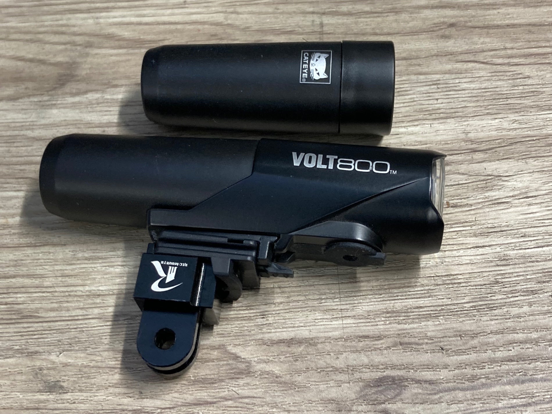 KI582 キャットアイ CAT EYE ボルト VOLT800 フロントライト