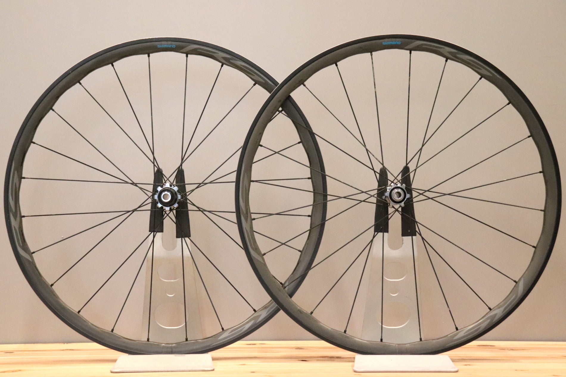 シマノ SHIMANO WH-RS770 アルミ カーボン チューブレスレディ