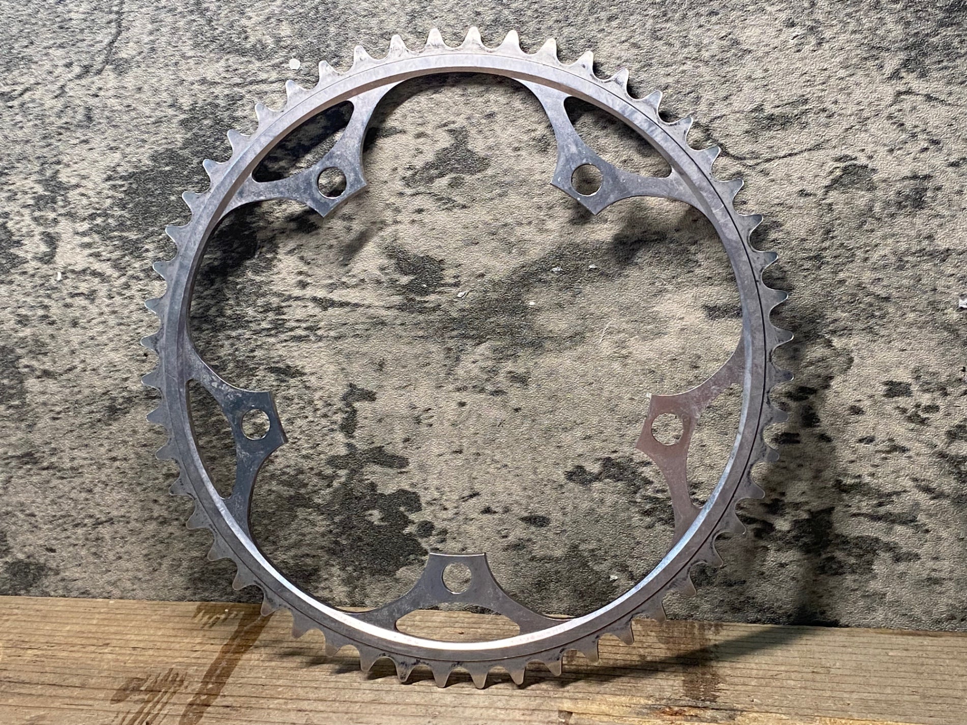 デュラエース　45t  チェーンリング　トラック大ギア　NJS JJ372 シマノ SHIMANO デュラエース DURA-ACE NJS チェーンリング 52T