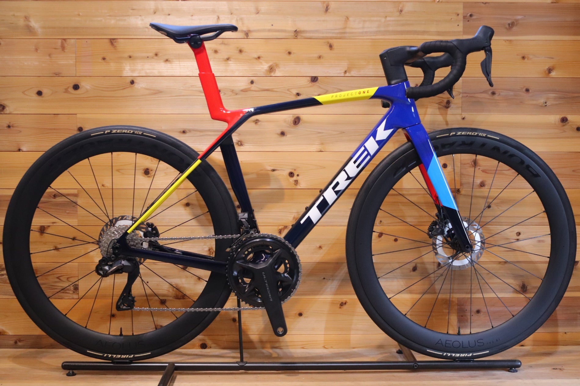 トレック TREK マドン MADONE SLR7 DISC GEN8 2025モデル Mサイズ