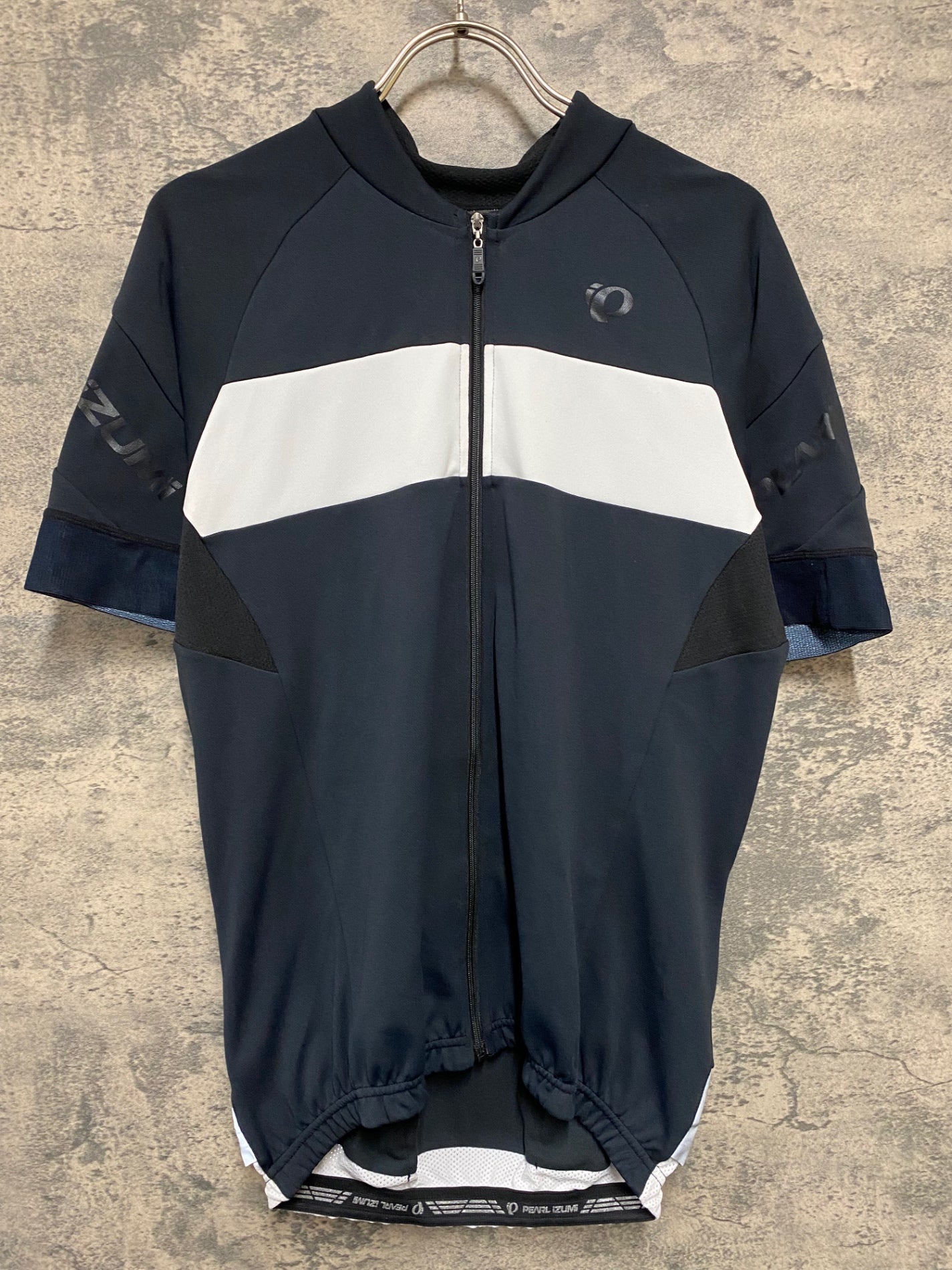 オギノパン パールイズミ PEARLiZUMi サイクルジャージ L 新品未使用 KB236 パールイズミ PEARL iZUMi 半袖 サイクルジャージ 黒 L – BICI