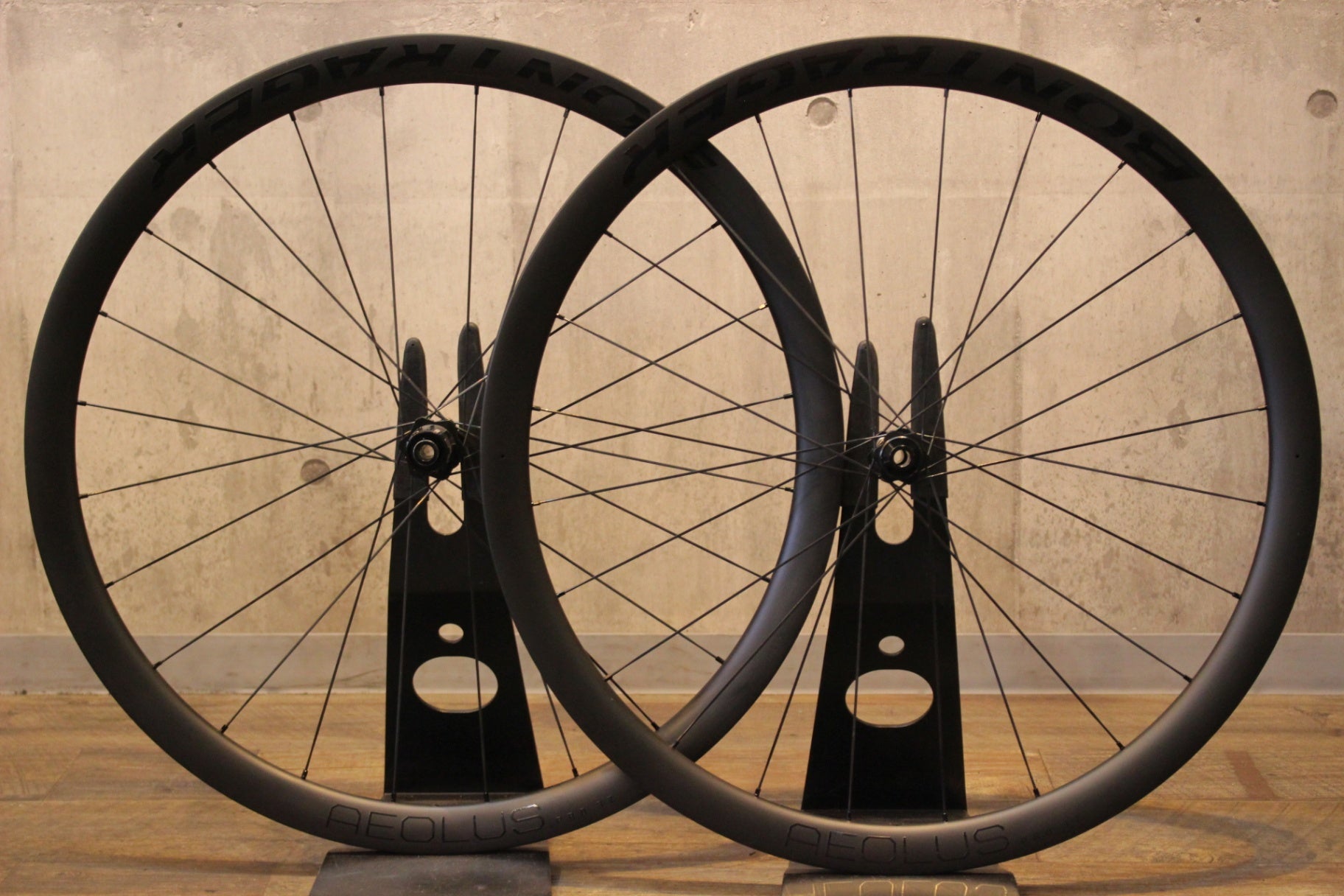 ボントレガー BONTRAGER アイオロス AEOLUS PRO 37 DISC カーボン