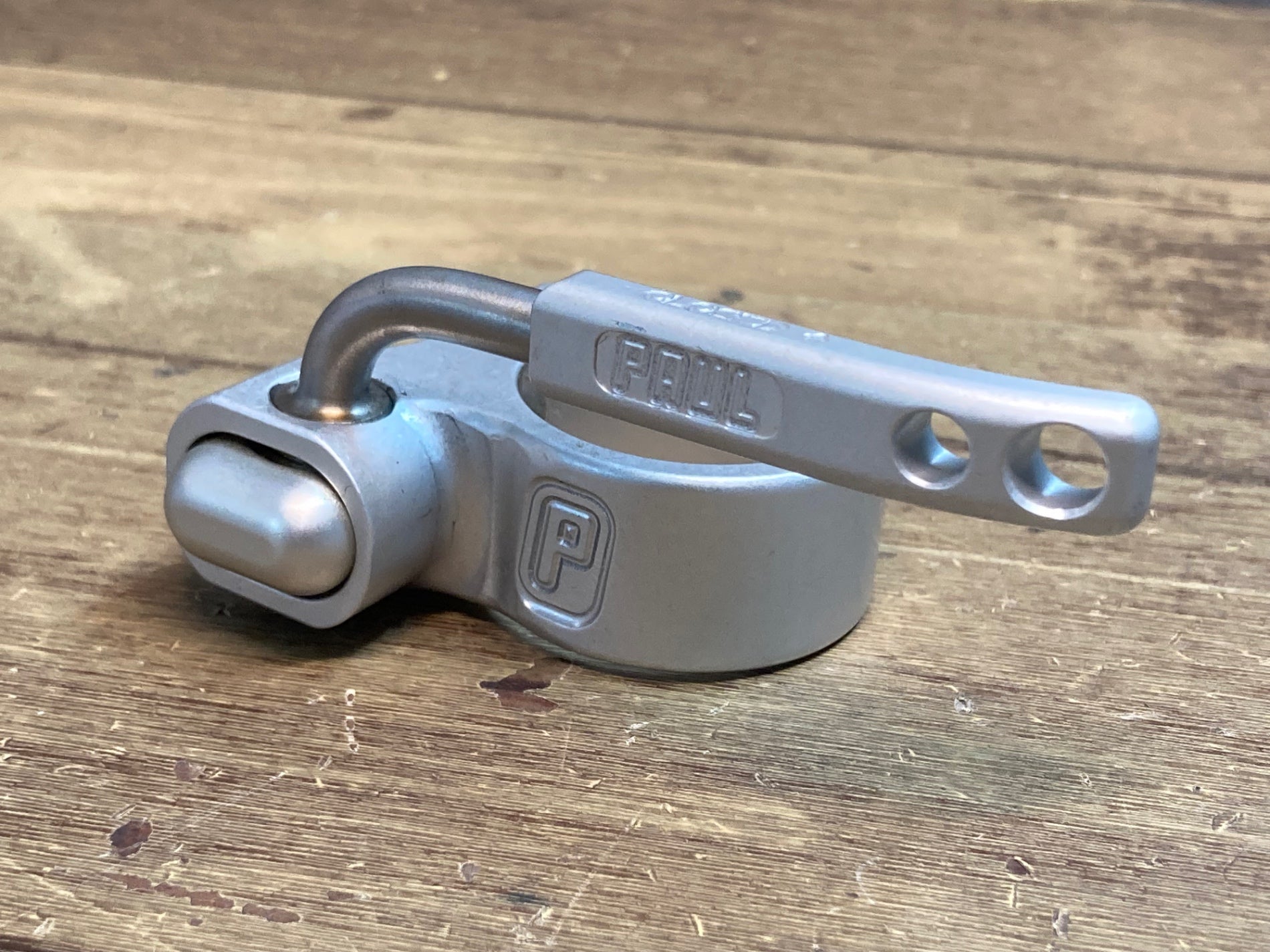 IZ981 ポール PAUL quick release seatpost collar シート