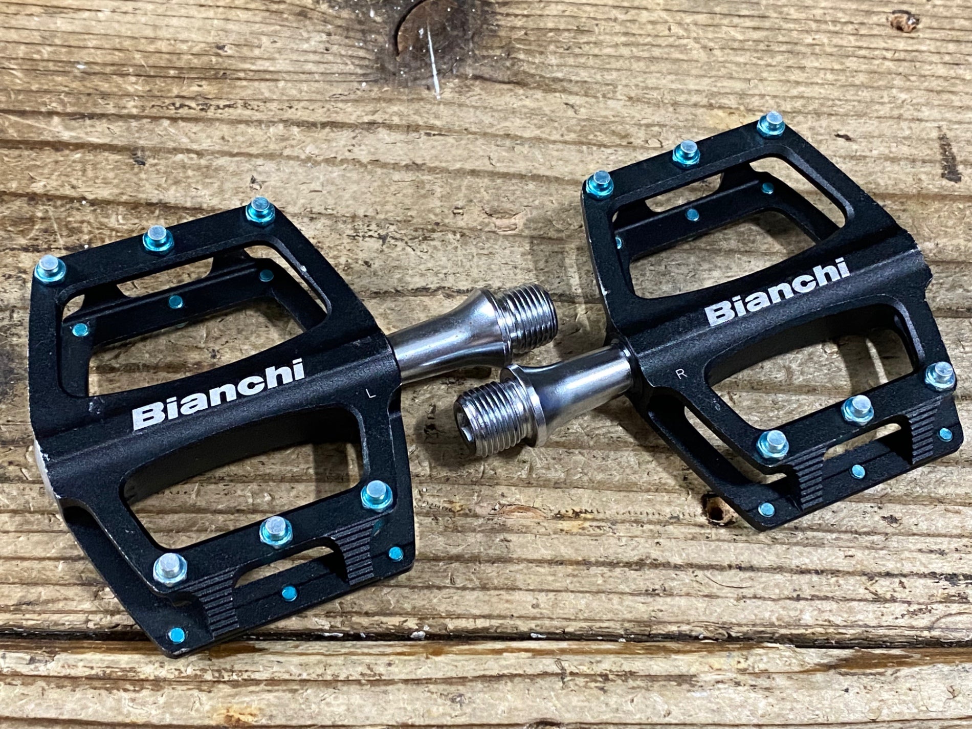 JN934 ビアンキ BIANCHI フラットペダル チェレステ 黒 – BICI AMORE