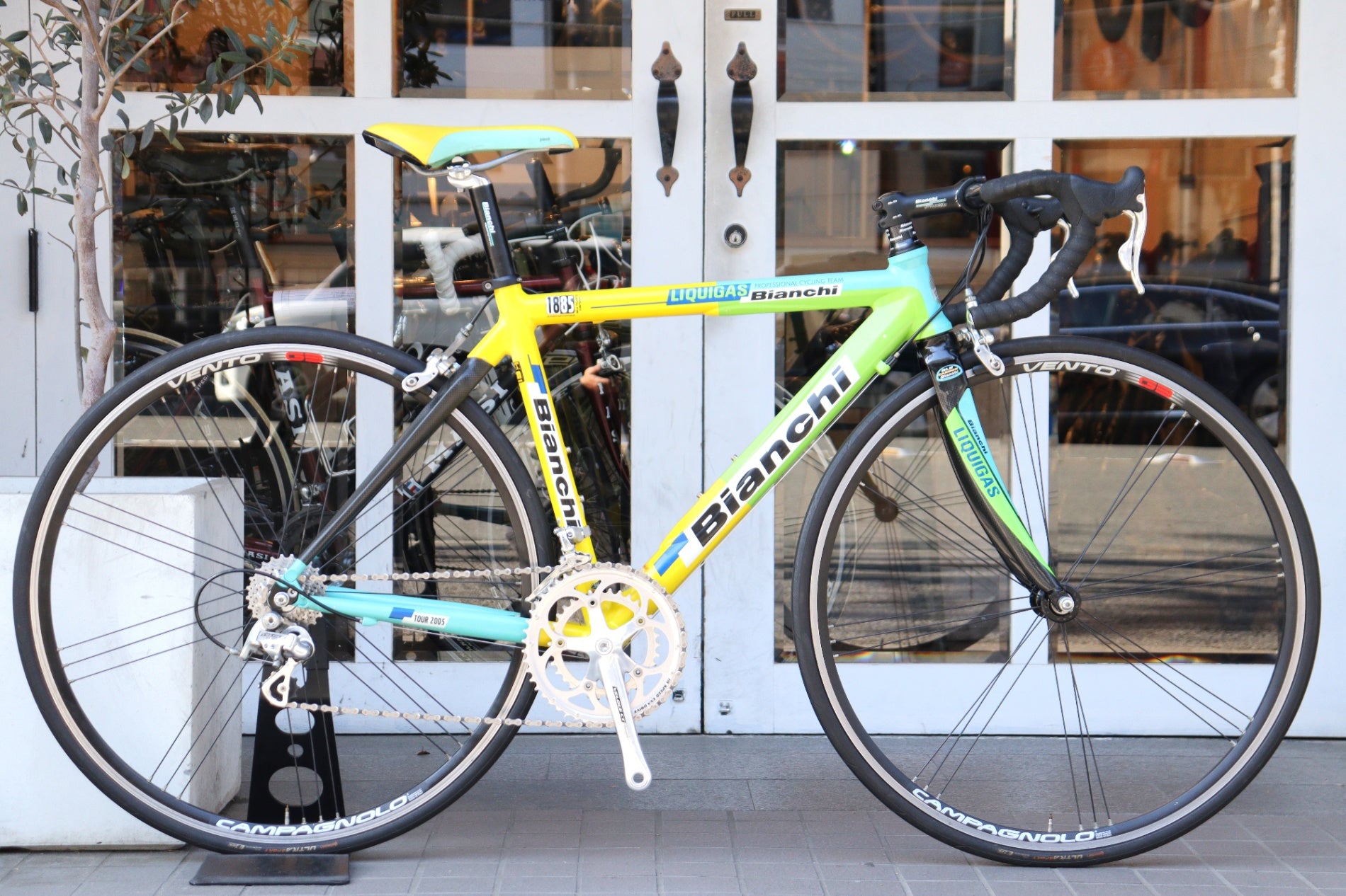ビアンキ　シェルビーノ　カンパベローチェ　サイズ51 ビアンキ BIANCHI 1885 LIQUIGAS 2005モデル 51サイズ カンパニョーロ