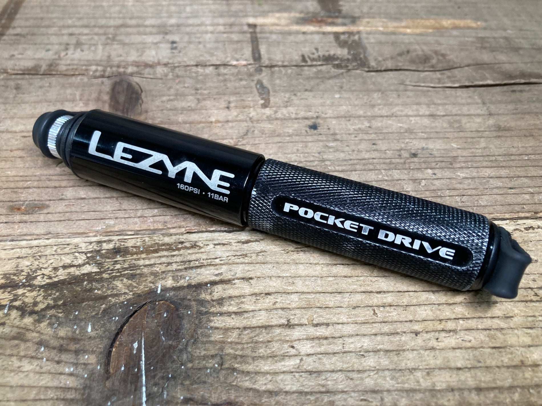 JK712 レザイン LEZYNE POCKET DRIVE 携帯空気入れ 黒 – BICI AMORE