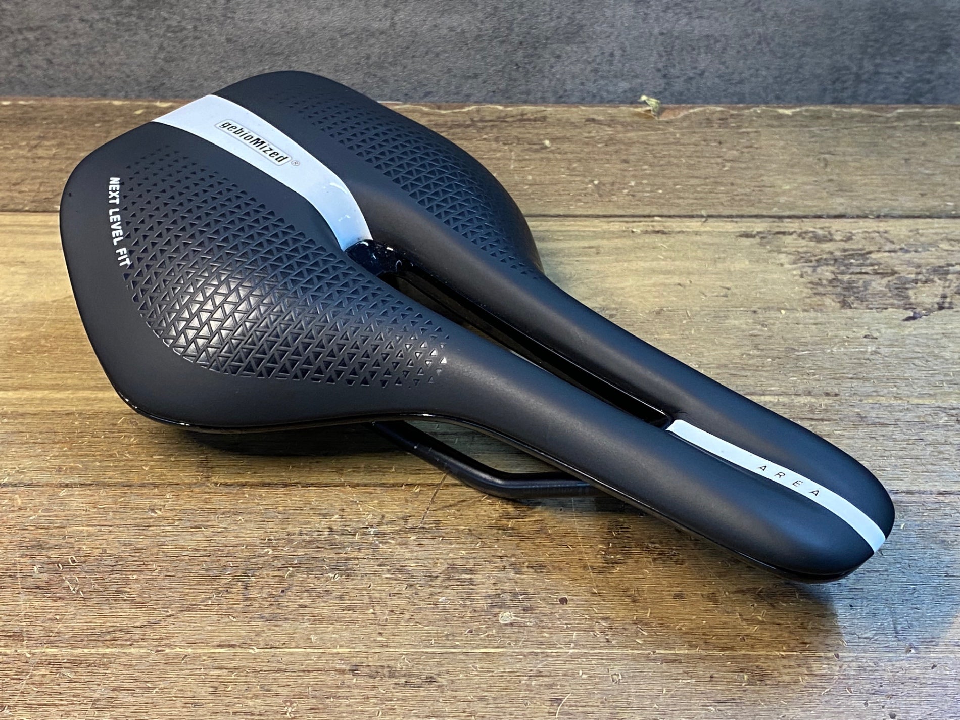 JJ211 シンクロス SYNCROS AREA サドル 黒 HOLLOW Ti レール – BICI