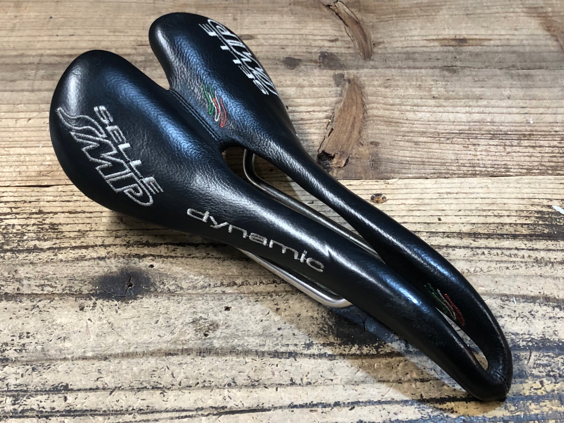 JY760 SELLE SMP dynamic サドル 黒 138mm inox tube – BICI AMORE 
