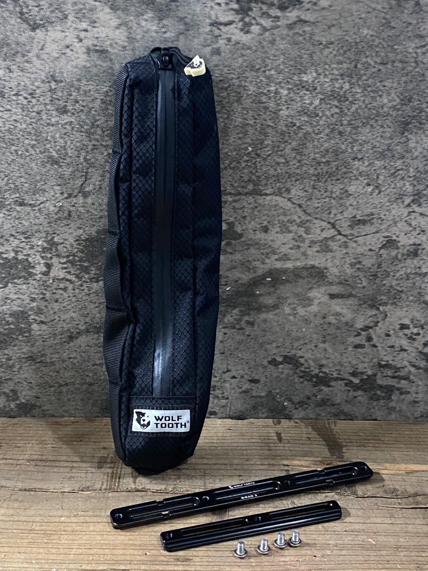 KL448 ウルフトゥース WOLF TOOTH B-RAD PUMP BAG 1.9L フレームバッグ