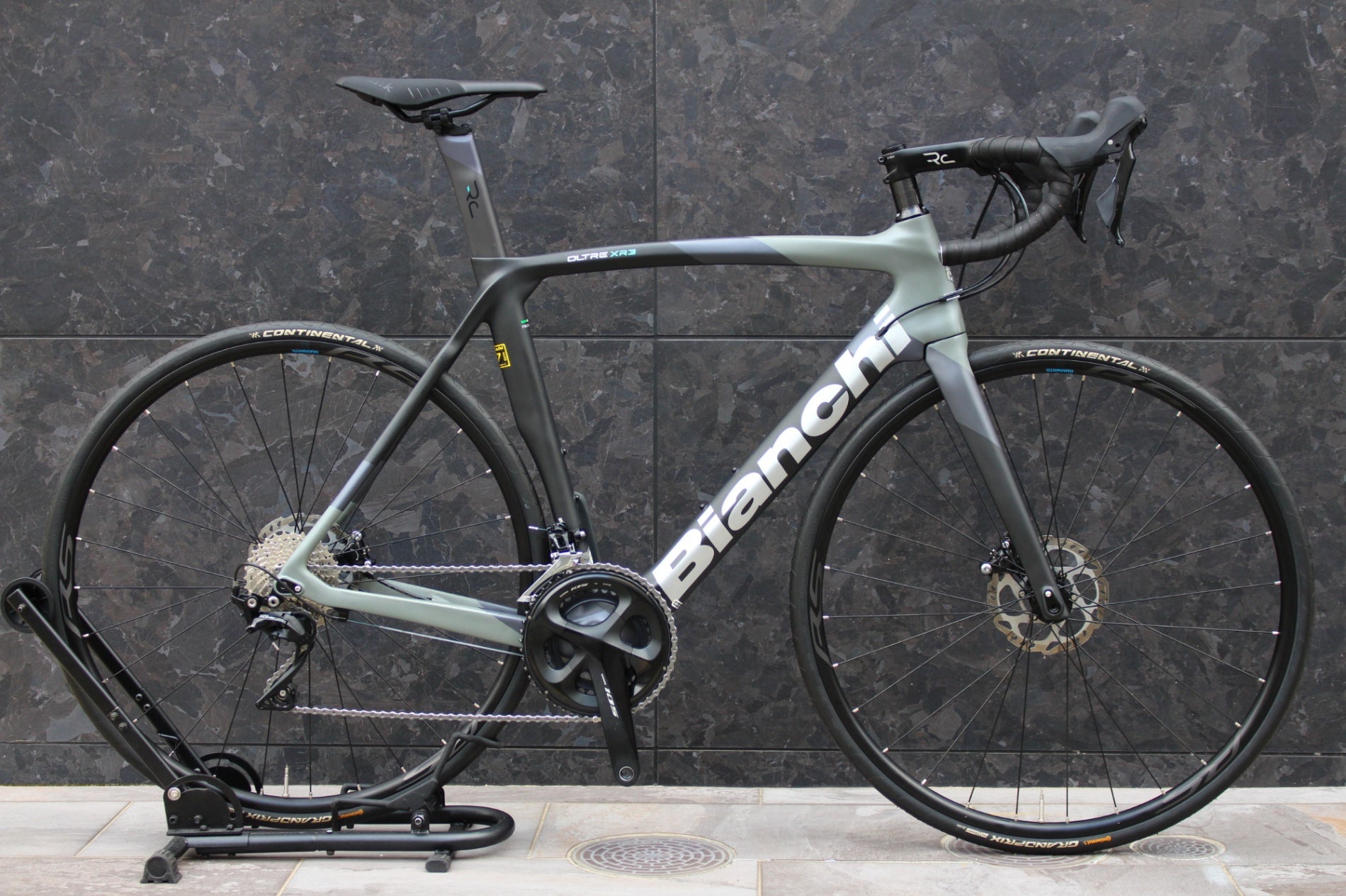 ビアンキ BIANCHI オルトレ OLTRE XR3 DISC 2023 57サイズ シマノ 105