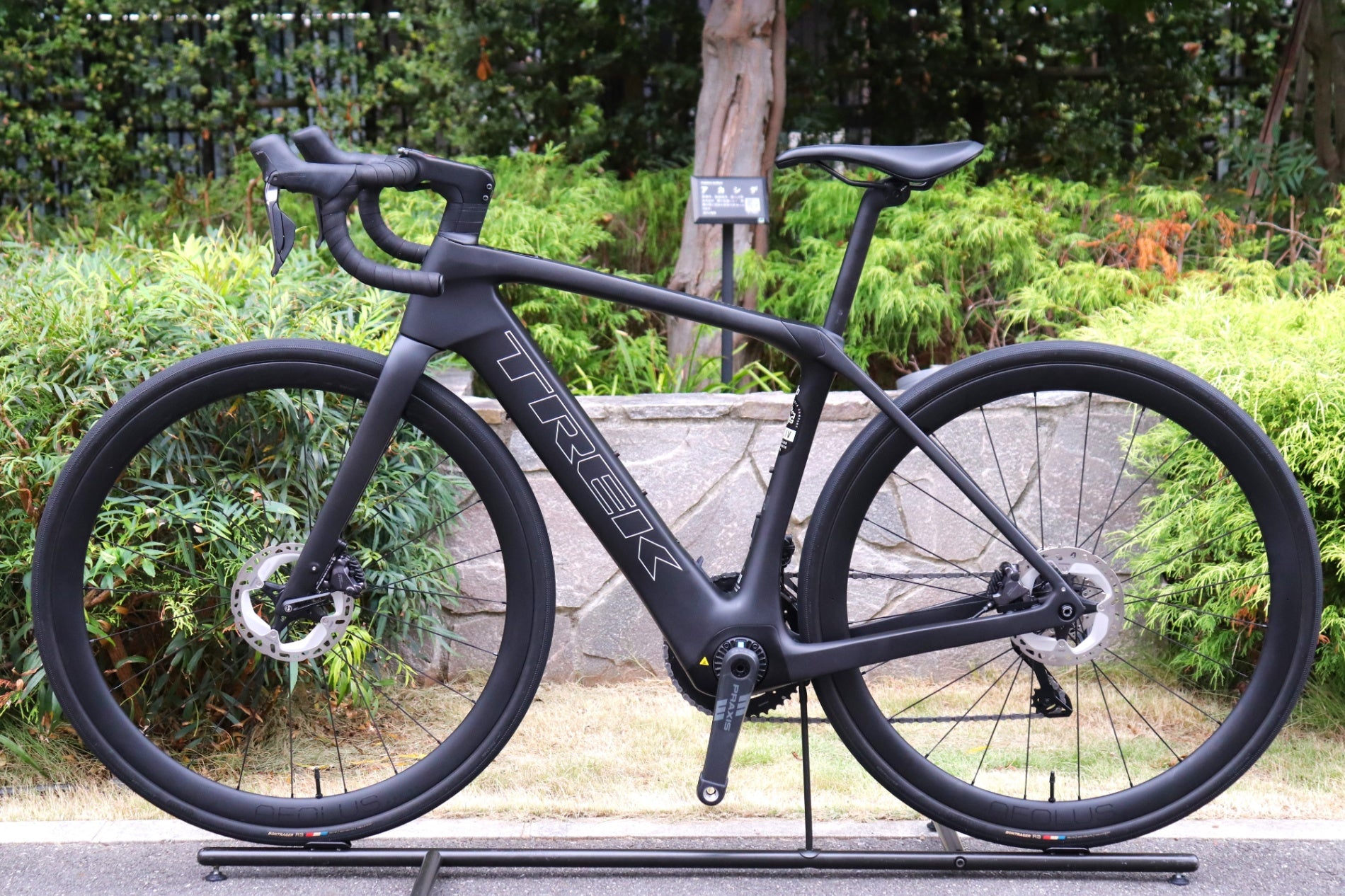 美品!トレック TREK ドマーネ＋Domane+ SLR 7 2025モデル カーボン
