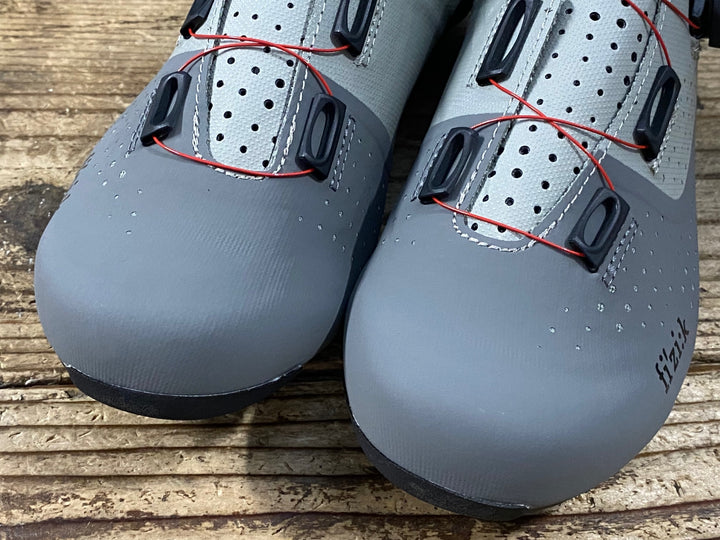 KK389 フィジーク fizik TEMPO OVERCURVE R4 SHOES ビンディングシューズ 3穴 グレー EU42