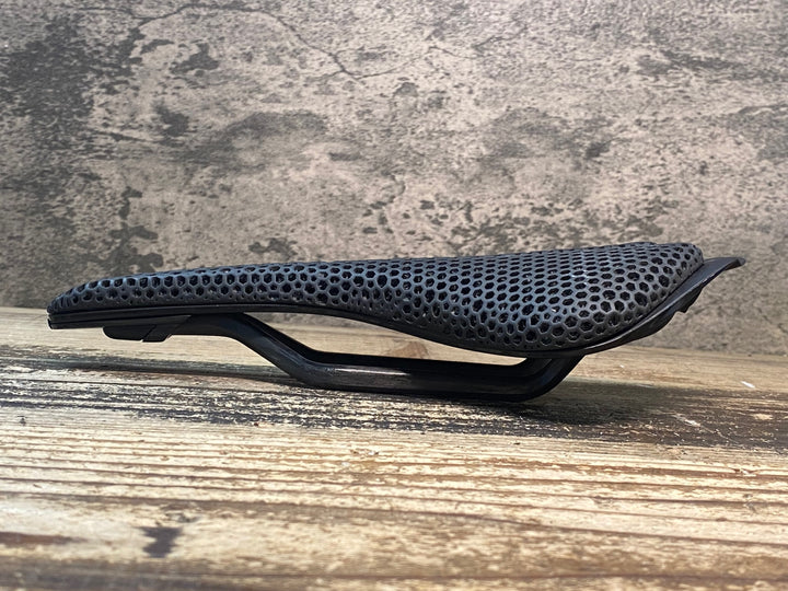 JG748 フィジーク fizik アンタレス ANTARES VERSUS EVO ADAPTIVE サドル 黒 カーボンレール 139mm