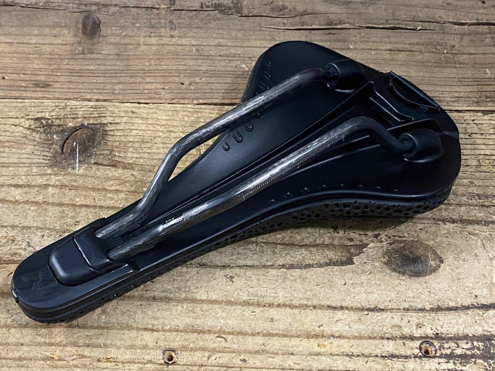 KO853 フィジーク fizik ANTARES VERSUS EVO R1 ADAPTIVE サドル カーボンレール 139mm