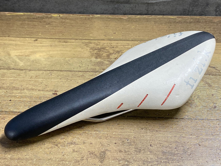 KK066 フィジーク Fizik ARIONE サドル 白黒 KIUMレール