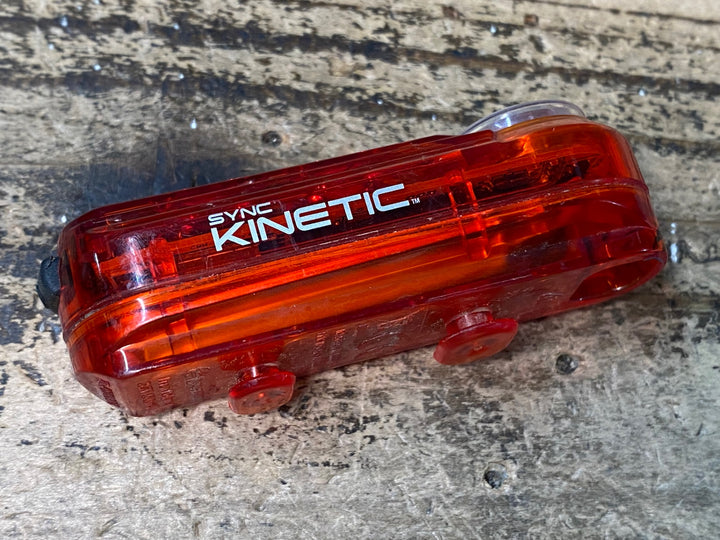 JQ075 キャットアイ CATEYE SYNC KINETIC テールライト 点灯確認済