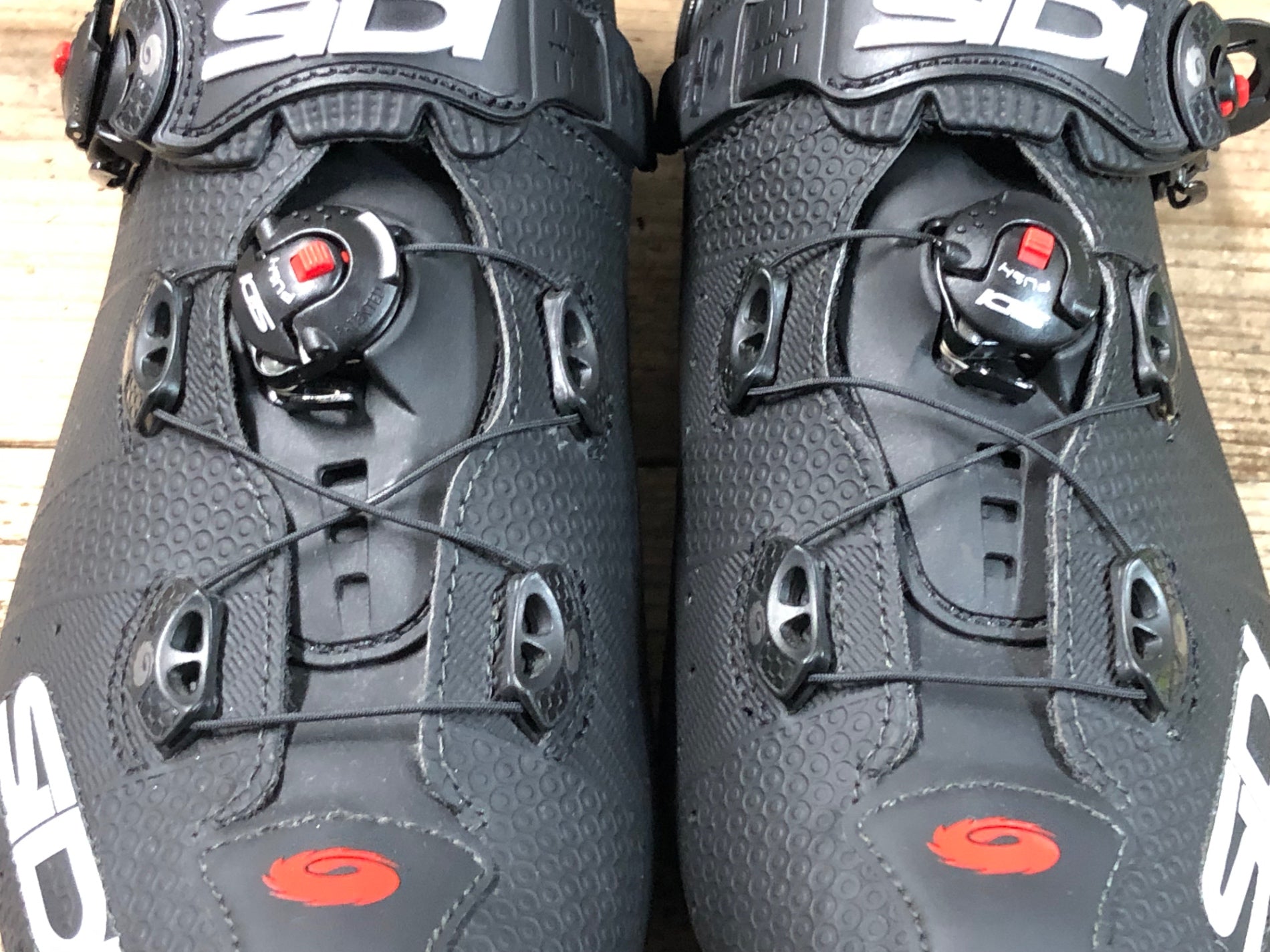 JU977 シディ SIDI WIRE 2 CARBON ビンディングシューズ 3穴 黒 EU43