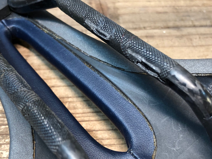 JD525 フィジーク fizik ルーチェ LUCE サドル ブラック ピンク Large 155mm カーボンレール ※リアキャップ欠品